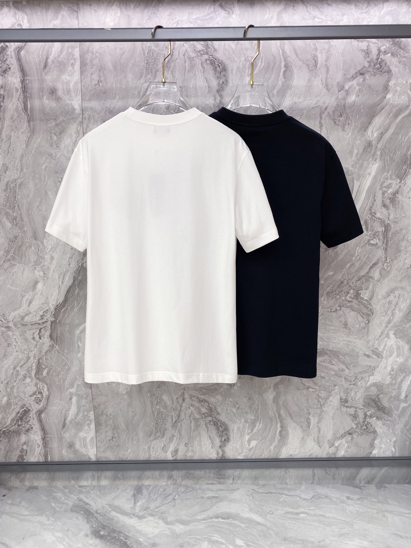 Dior 迪奥 2026ss 春夏新款首发专柜最新款短袖圆领T恤 高端订制 设计前卫时尚！品牌logo重