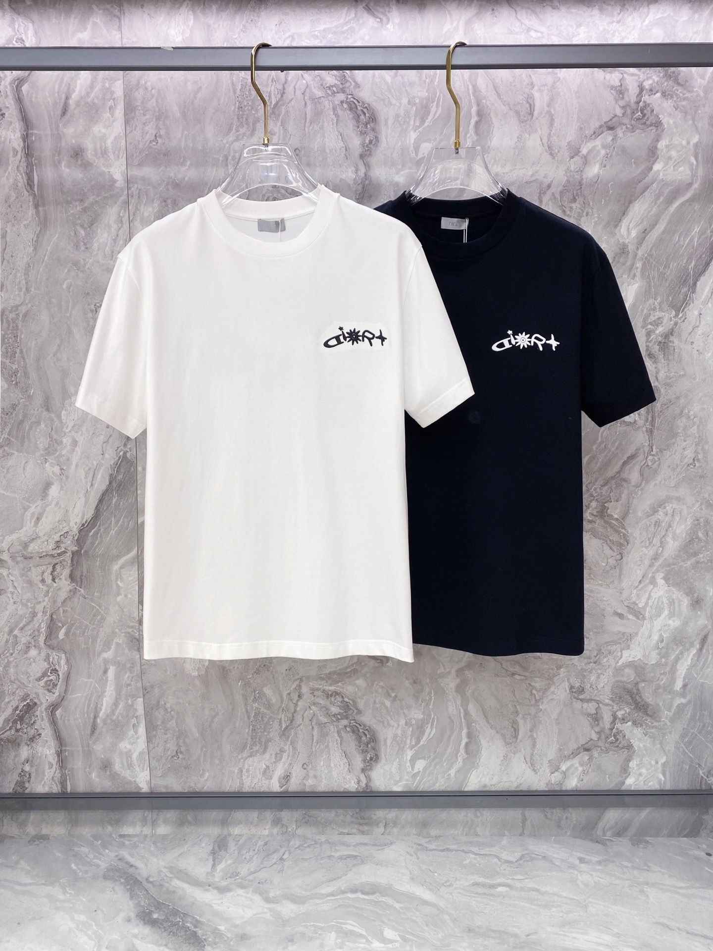 Dior 迪奥 2026ss 春夏新款首发专柜最新款短袖圆领T恤 高端订制 设计前卫时尚！品牌logo重