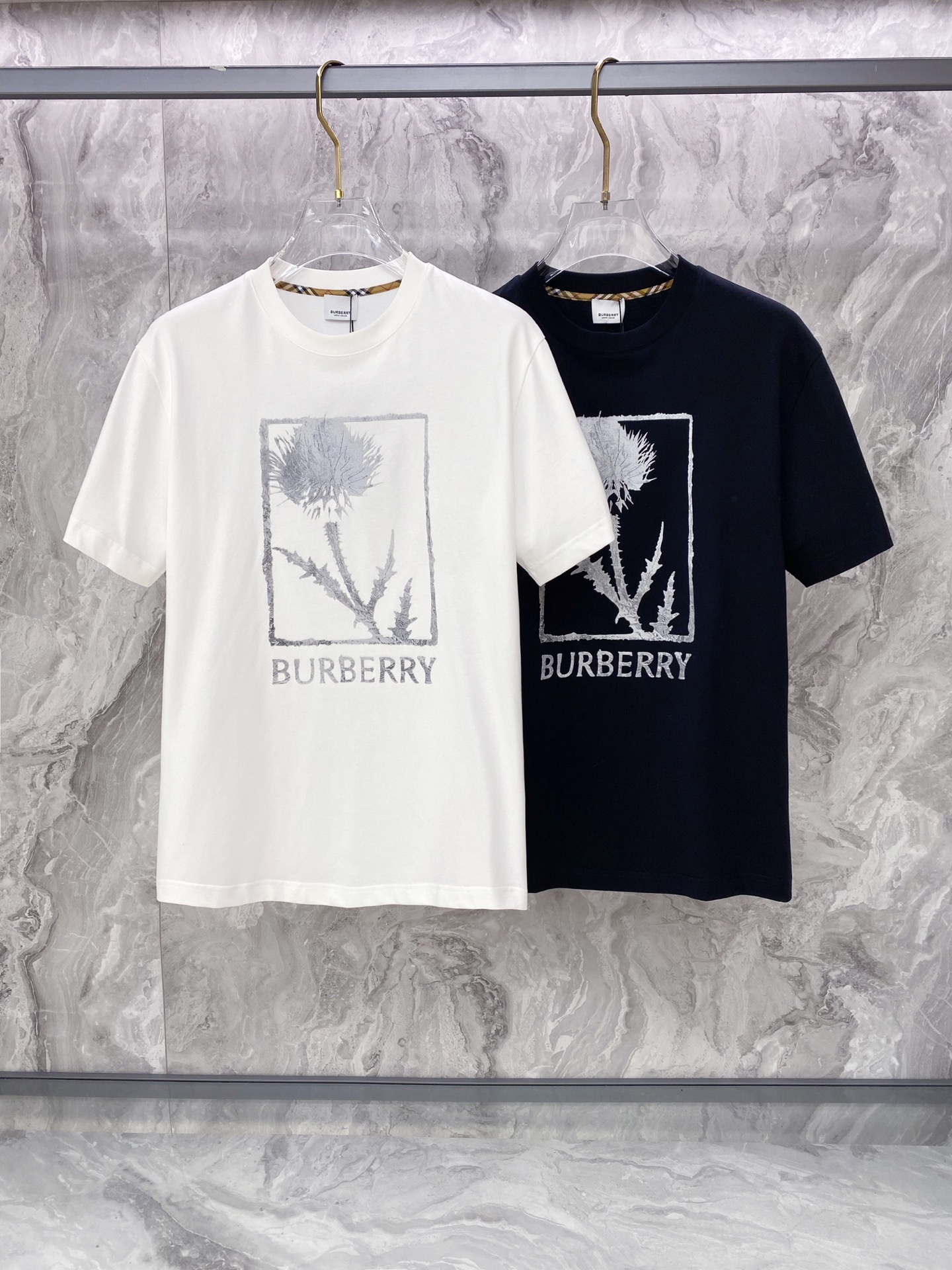 Burberry 巴宝莉 2026ss 春夏新款首发专柜最新款短袖圆领T恤 高端订制 设计前卫时尚！品牌