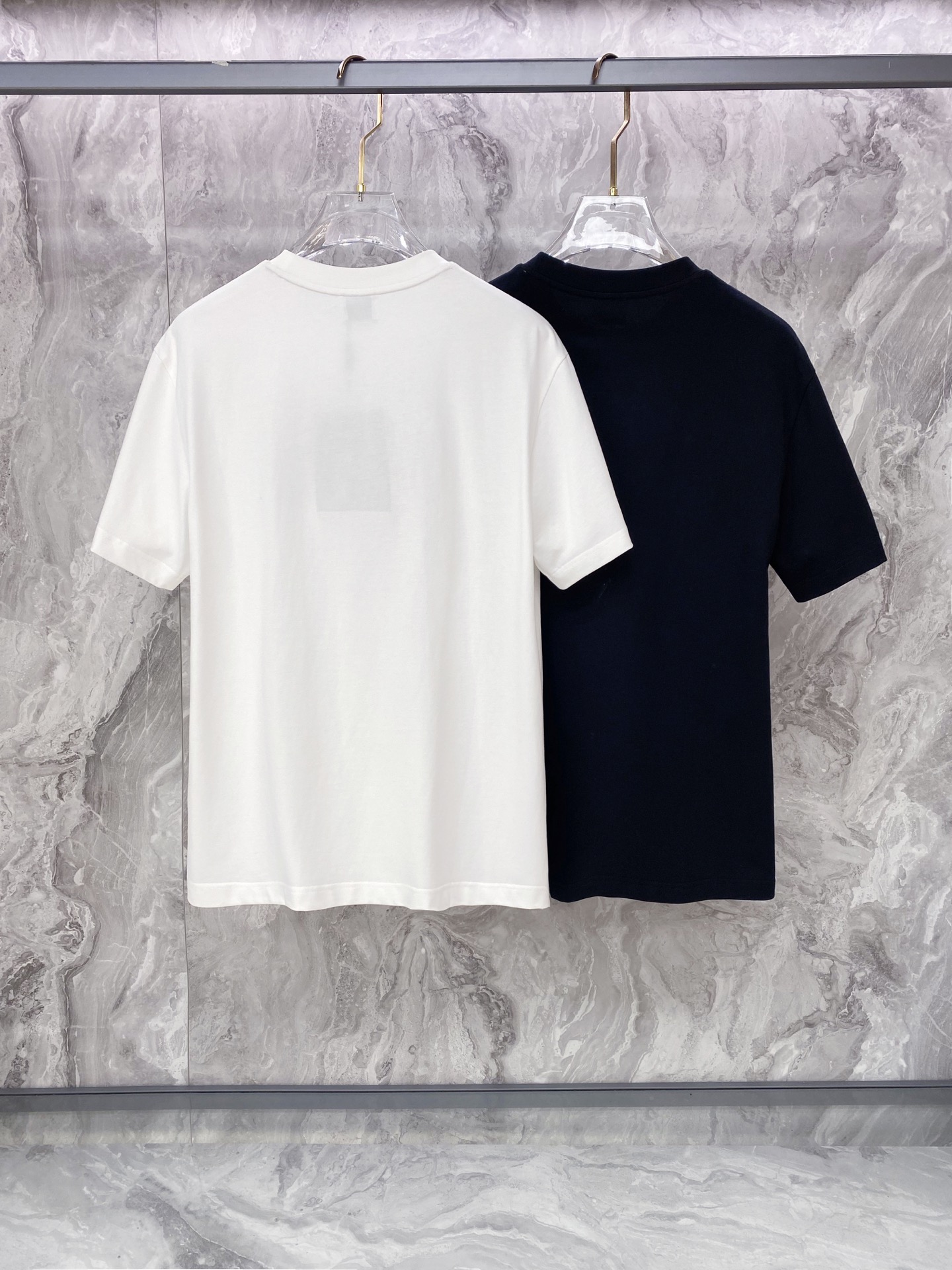 Burberry 巴宝莉 2026ss 春夏新款首发专柜最新款短袖圆领T恤 高端订制 设计前卫时尚！品牌