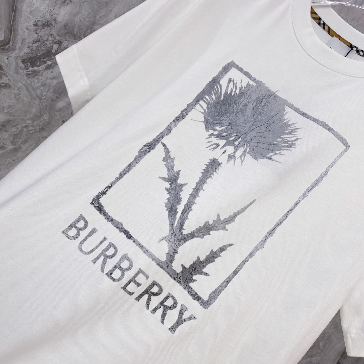 Burberry 巴宝莉 2026ss 春夏新款首发专柜最新款短袖圆领T恤 高端订制 设计前卫时尚！品牌