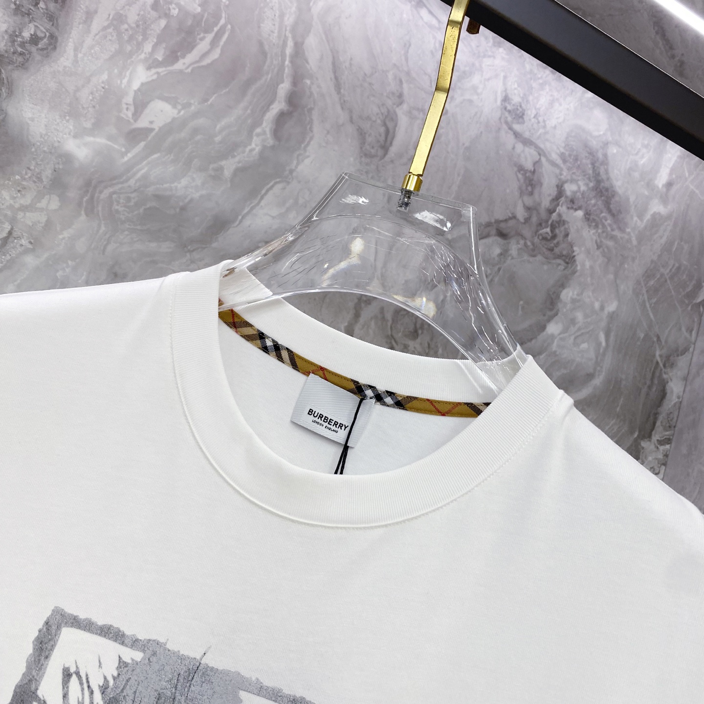 Burberry 巴宝莉 2026ss 春夏新款首发专柜最新款短袖圆领T恤 高端订制 设计前卫时尚！品牌