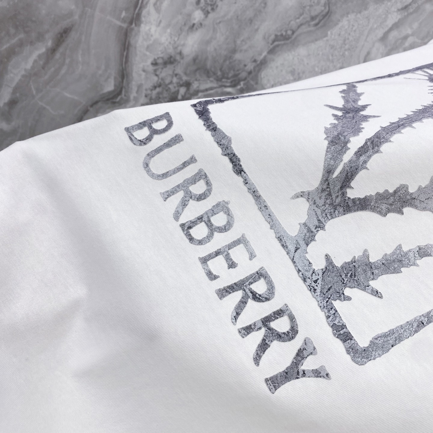 Burberry 巴宝莉 2026ss 春夏新款首发专柜最新款短袖圆领T恤 高端订制 设计前卫时尚！品牌