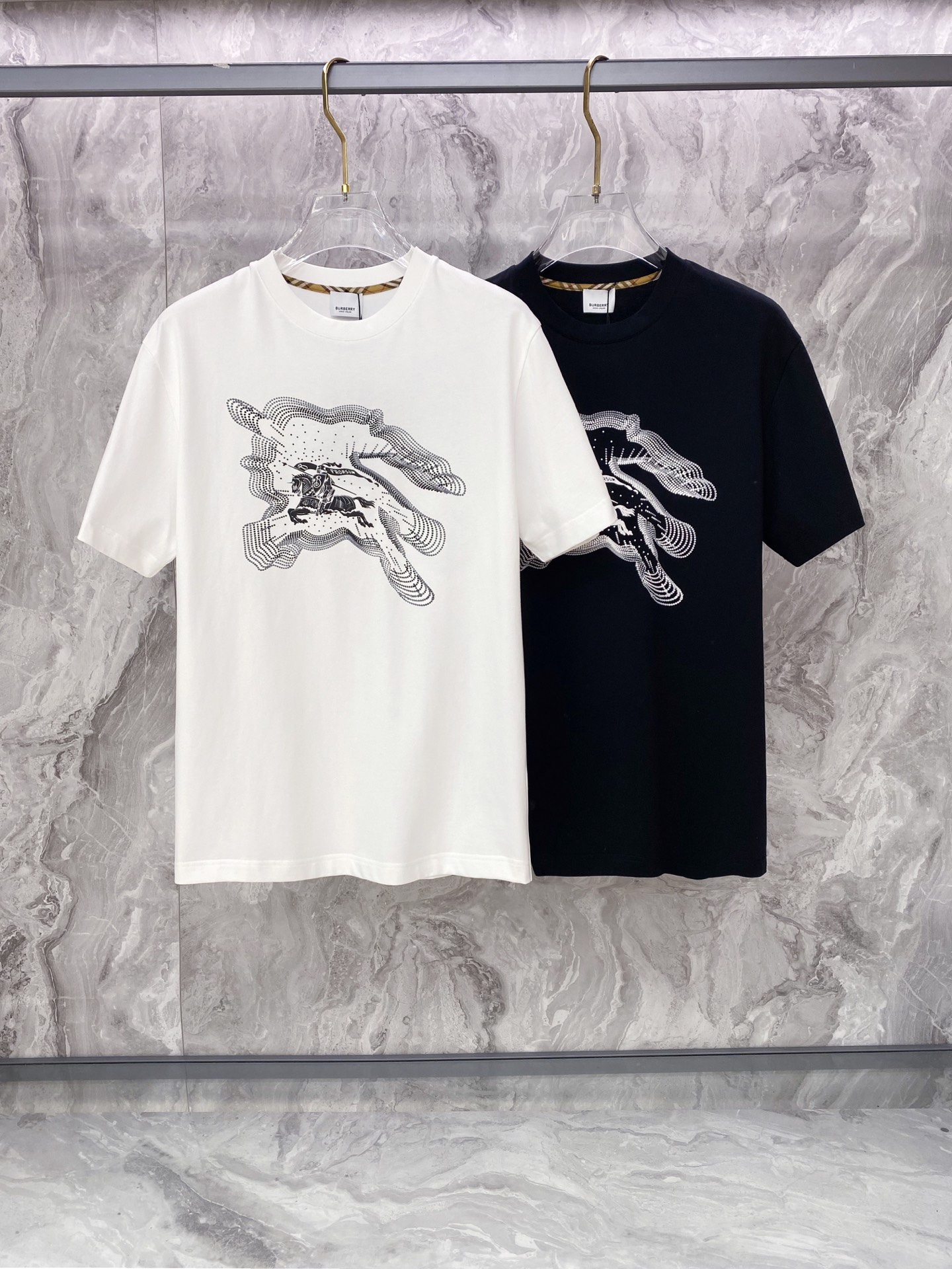 Burberry 巴宝莉 2026ss 春夏新款首发专柜最新款短袖圆领T恤 高端订制 设计前卫时尚！品牌