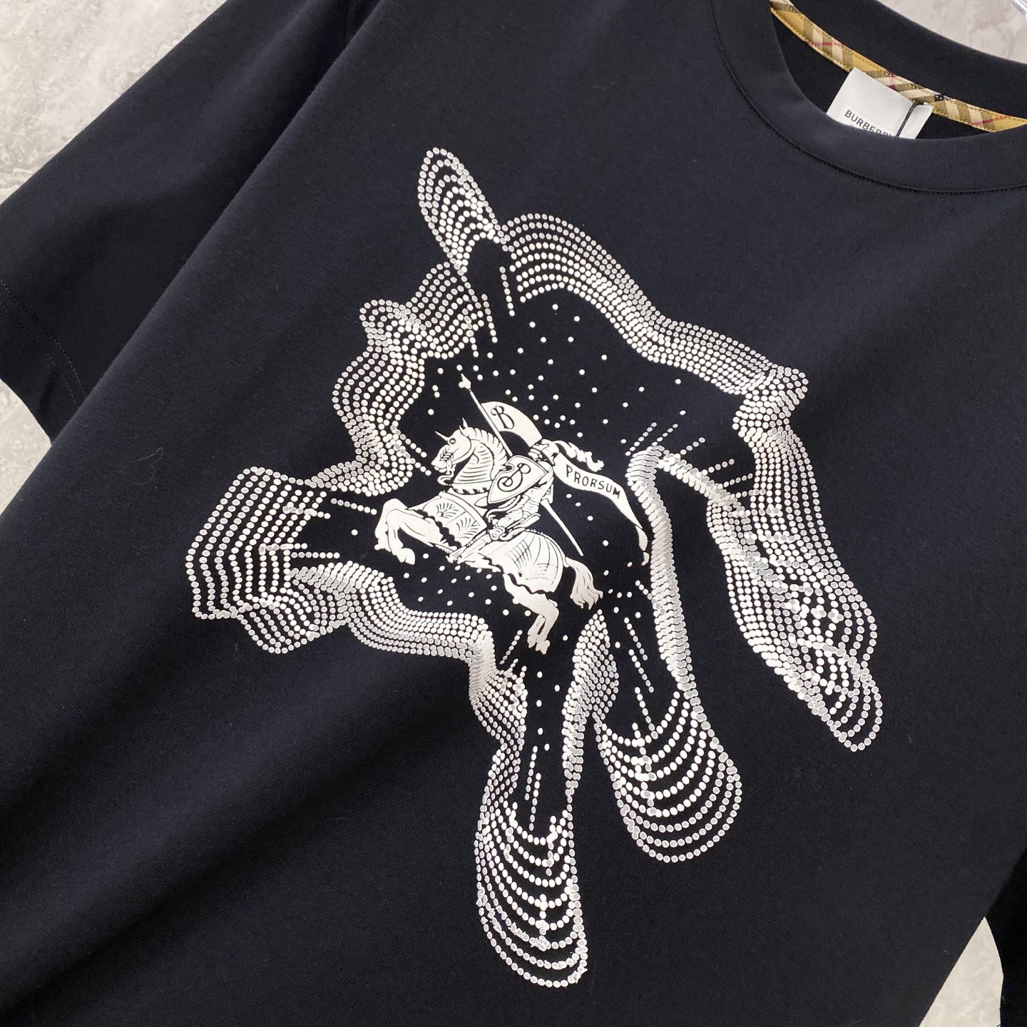 Burberry 巴宝莉 2026ss 春夏新款首发专柜最新款短袖圆领T恤 高端订制 设计前卫时尚！品牌