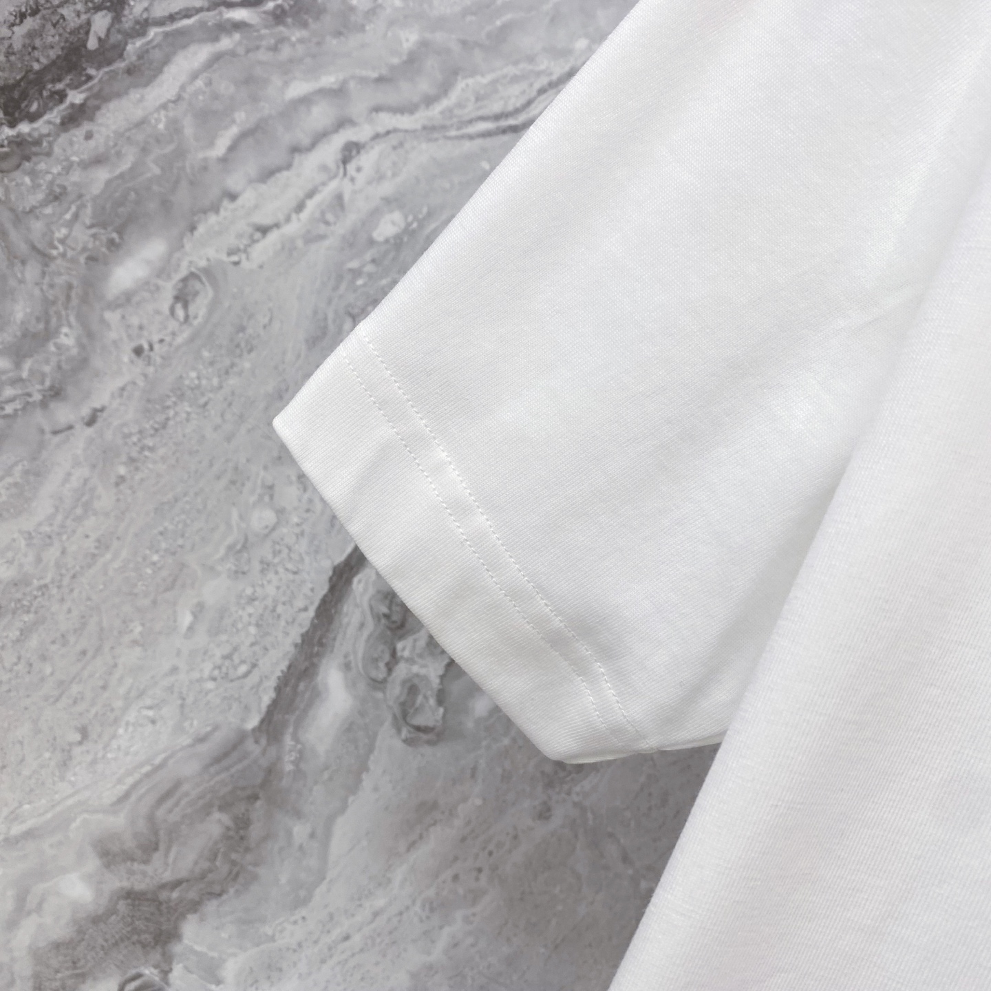 Burberry 巴宝莉 2026ss 春夏新款首发专柜最新款短袖圆领T恤 高端订制 设计前卫时尚！品牌