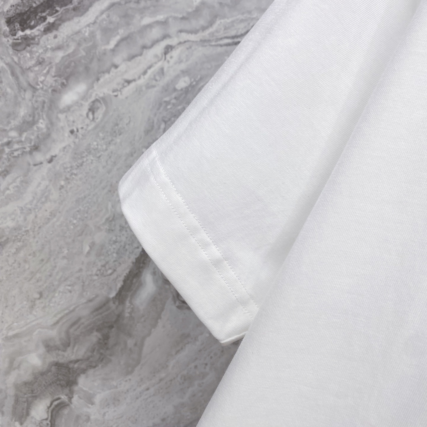 Dior 迪奥 2026ss 春夏新款首发专柜最新款短袖圆领T恤 高端订制 设计前卫时尚！品牌logo重