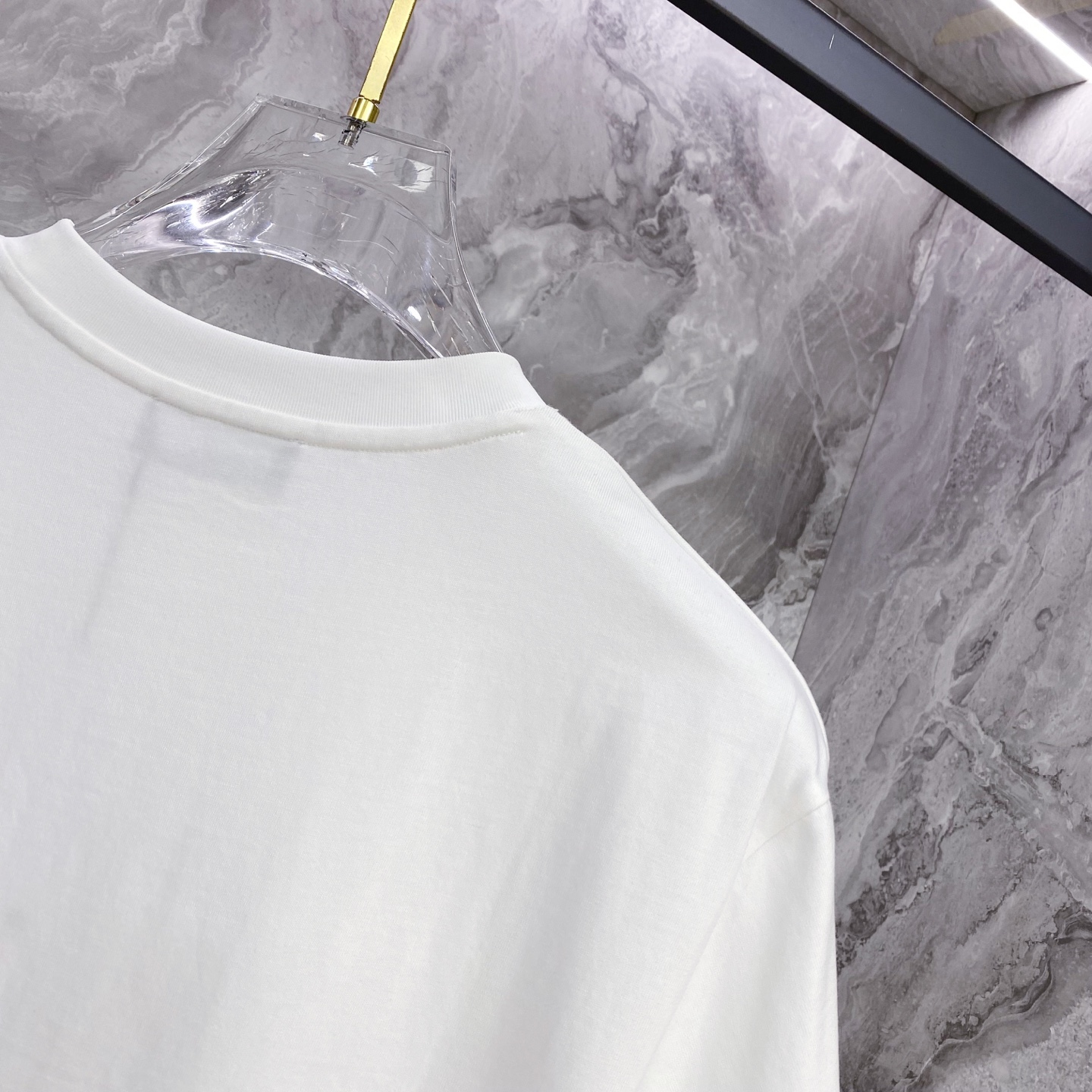 ALO 2026ss 春夏新款首发专柜最新款短袖圆领T恤 高端订制 设计前卫时尚！品牌logo重工艺设计