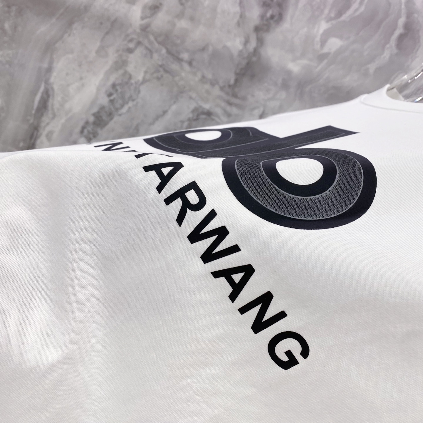 ALO 2026ss 春夏新款首发专柜最新款短袖圆领T恤 高端订制 设计前卫时尚！品牌logo重工艺设计