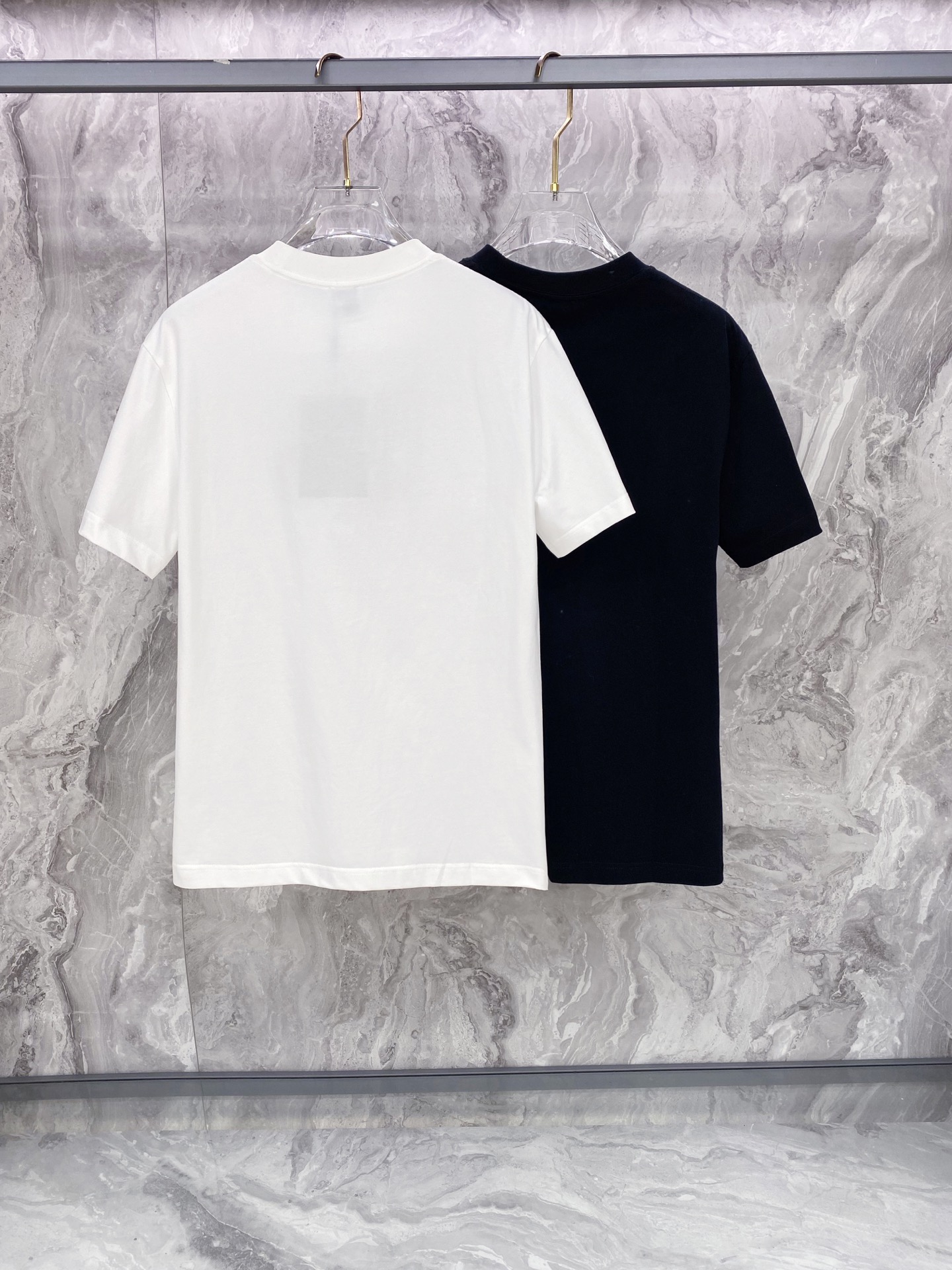 Burberry 巴宝莉 2026ss 春夏新款首发专柜最新款短袖圆领T恤 高端订制 设计前卫时尚！品牌