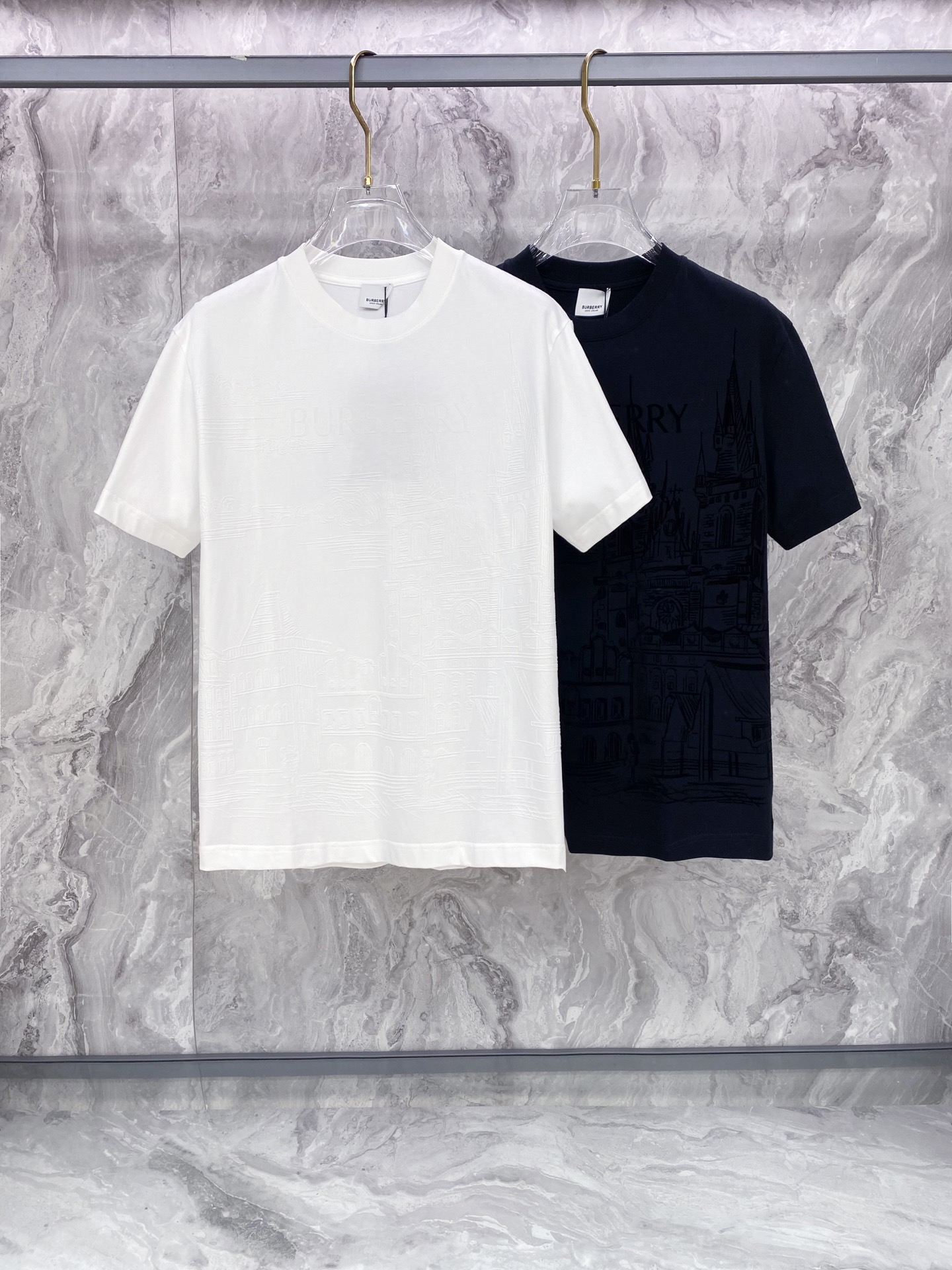 Burberry 巴宝莉 2026ss 春夏新款首发专柜最新款短袖圆领T恤 高端订制 设计前卫时尚！品牌