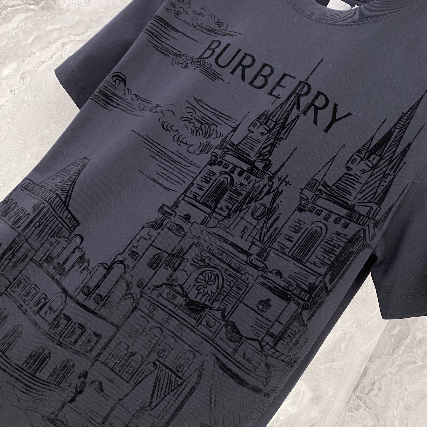 Burberry 巴宝莉 2026ss 春夏新款首发专柜最新款短袖圆领T恤 高端订制 设计前卫时尚！品牌