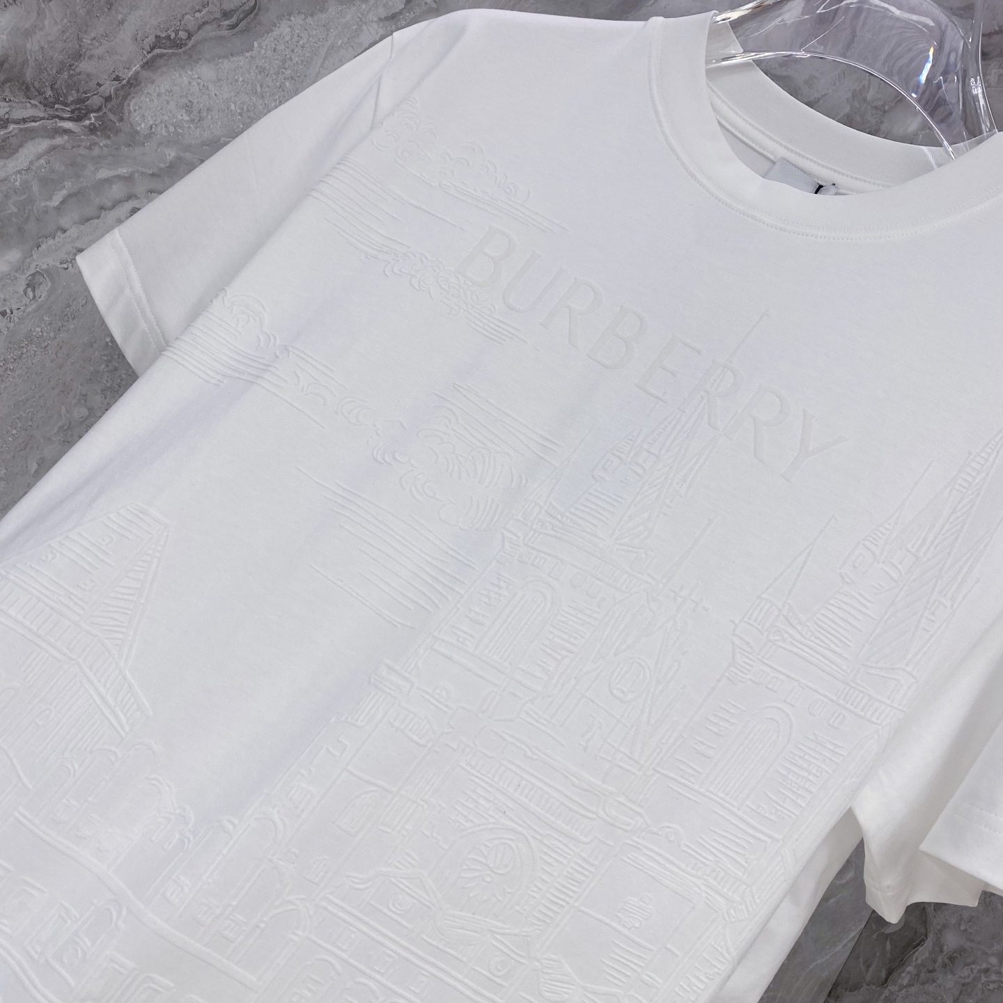 Burberry 巴宝莉 2026ss 春夏新款首发专柜最新款短袖圆领T恤 高端订制 设计前卫时尚！品牌