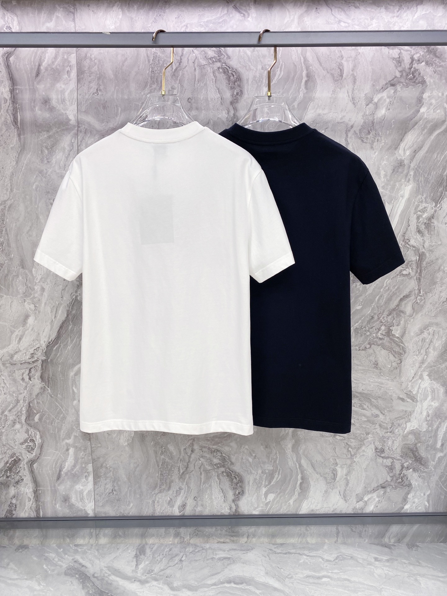 Burberry 巴宝莉 2026ss 春夏新款首发专柜最新款短袖圆领T恤 高端订制 设计前卫时尚！品牌