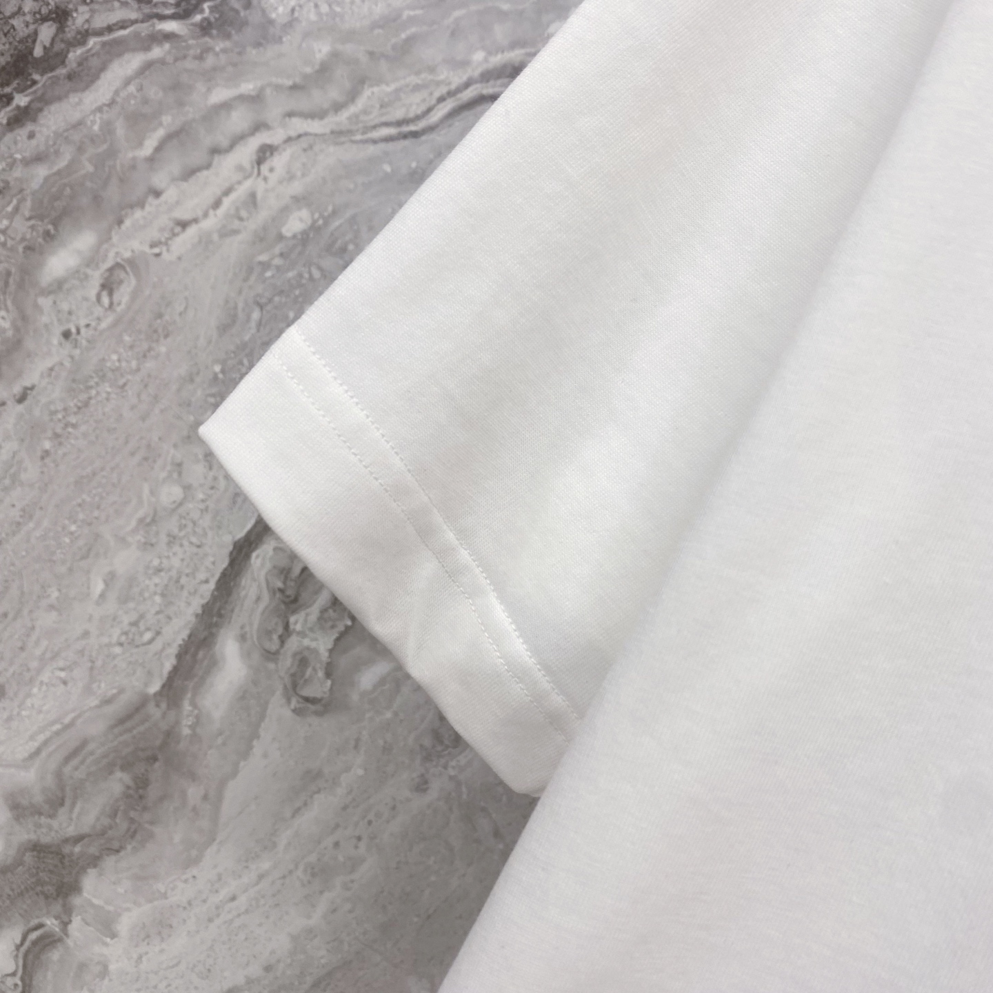 Burberry 巴宝莉 2026ss 春夏新款首发专柜最新款短袖圆领T恤 高端订制 设计前卫时尚！品牌