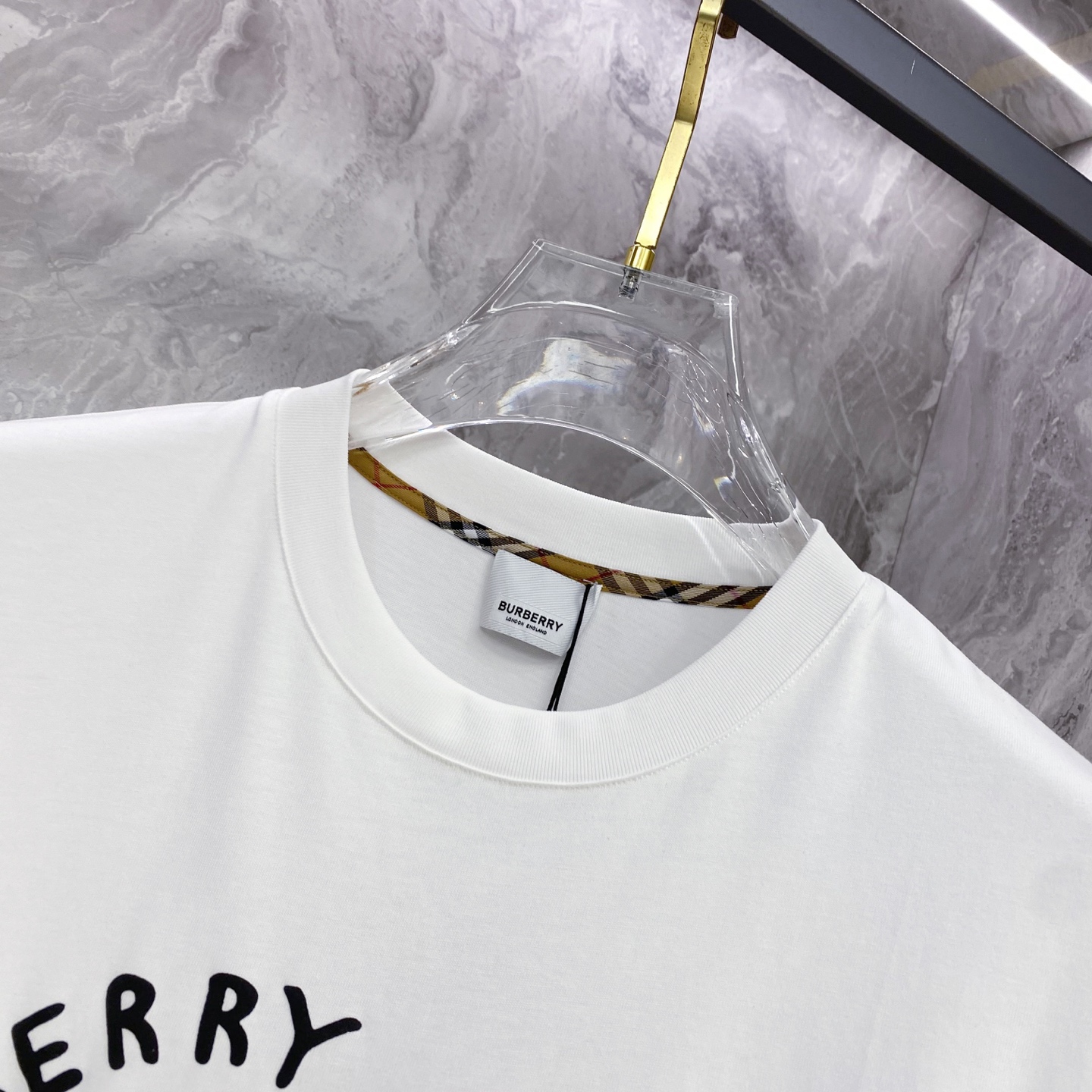 Burberry 巴宝莉 2026ss 春夏新款首发专柜最新款短袖圆领T恤 高端订制 设计前卫时尚！品牌