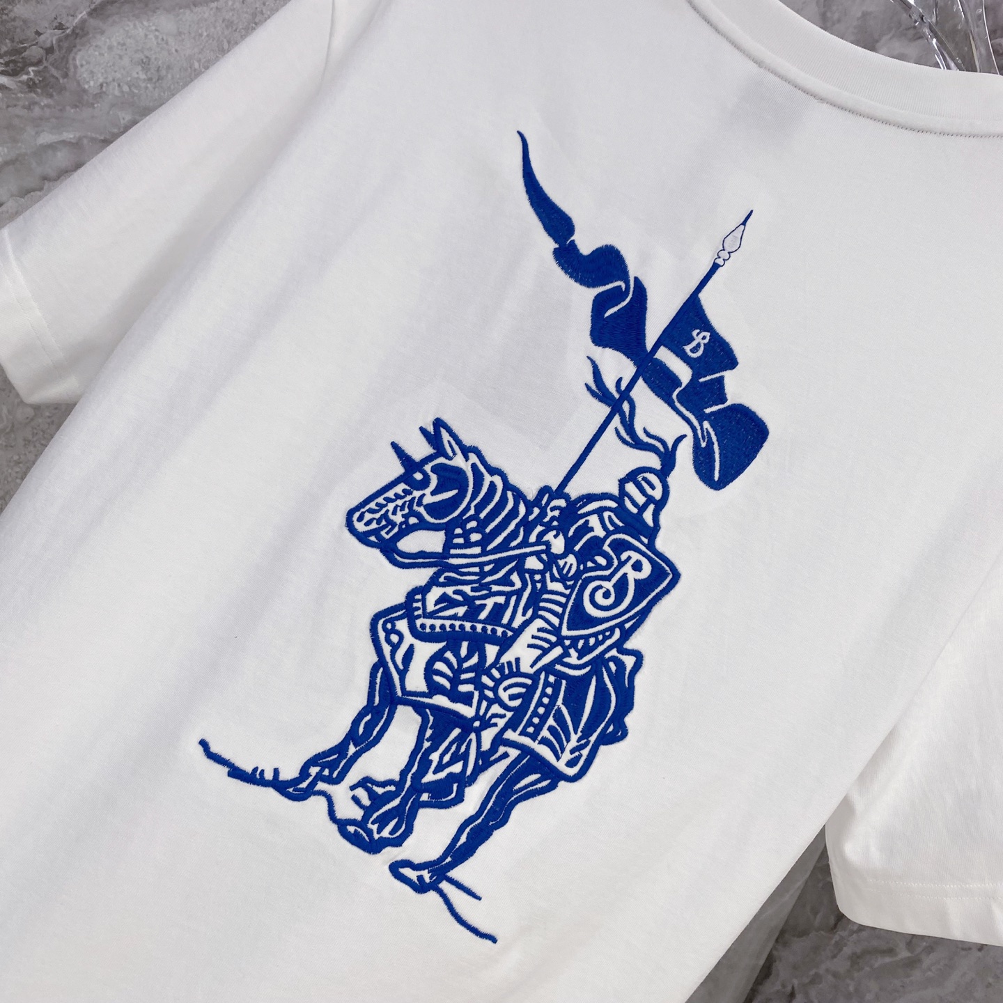 Burberry 巴宝莉 2026ss 春夏新款首发专柜最新款短袖圆领T恤 高端订制 设计前卫时尚！品牌