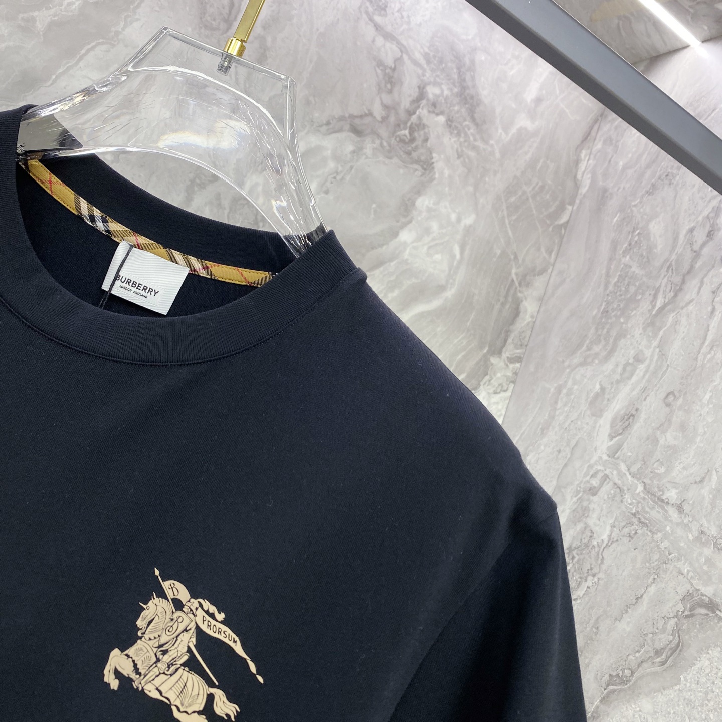 Burberry 巴宝莉 2026ss 春夏新款首发专柜最新款短袖圆领T恤 高端订制 设计前卫时尚！品牌