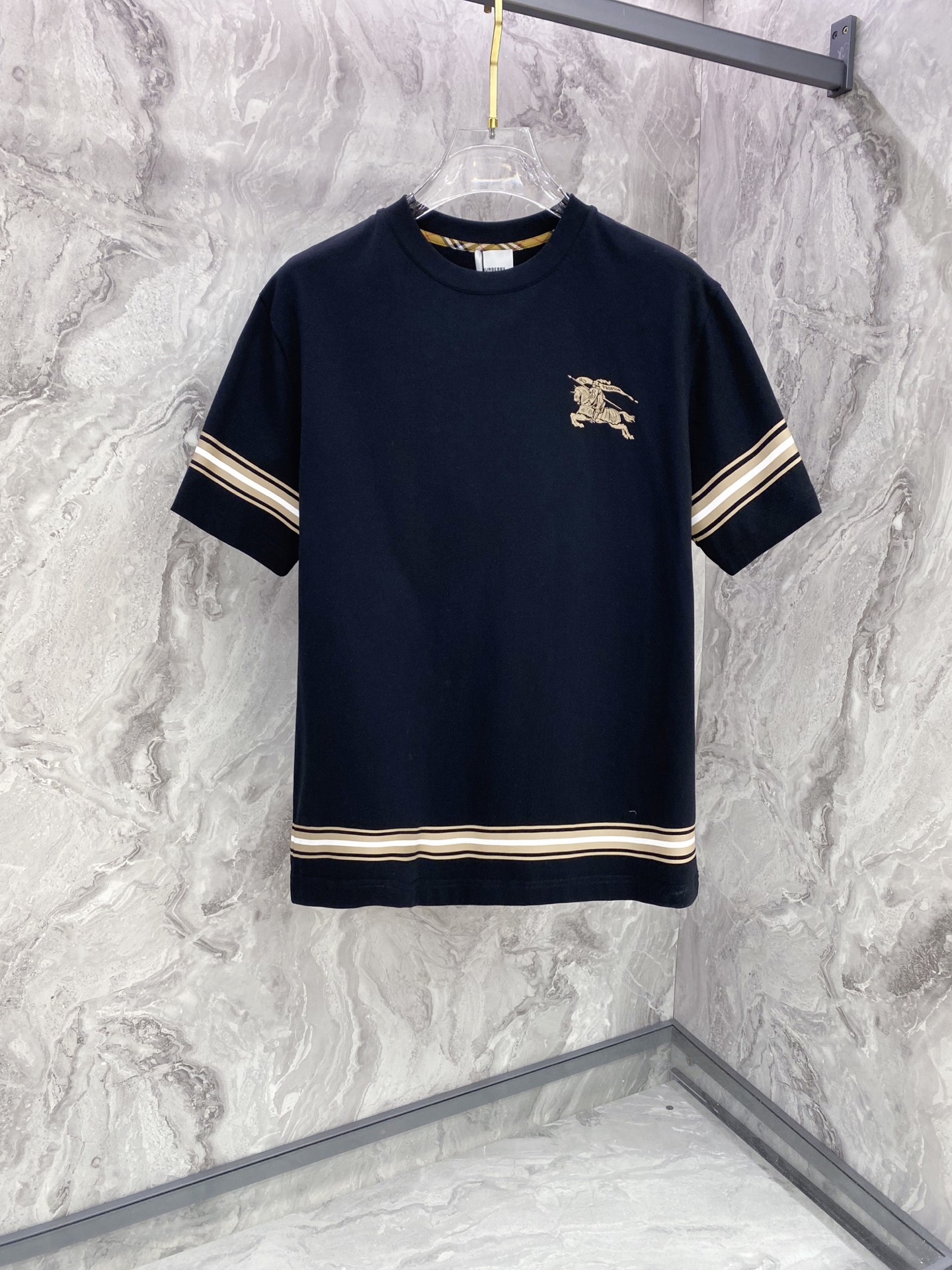 Burberry 巴宝莉 2026ss 春夏新款首发专柜最新款短袖圆领T恤 高端订制 设计前卫时尚！品牌