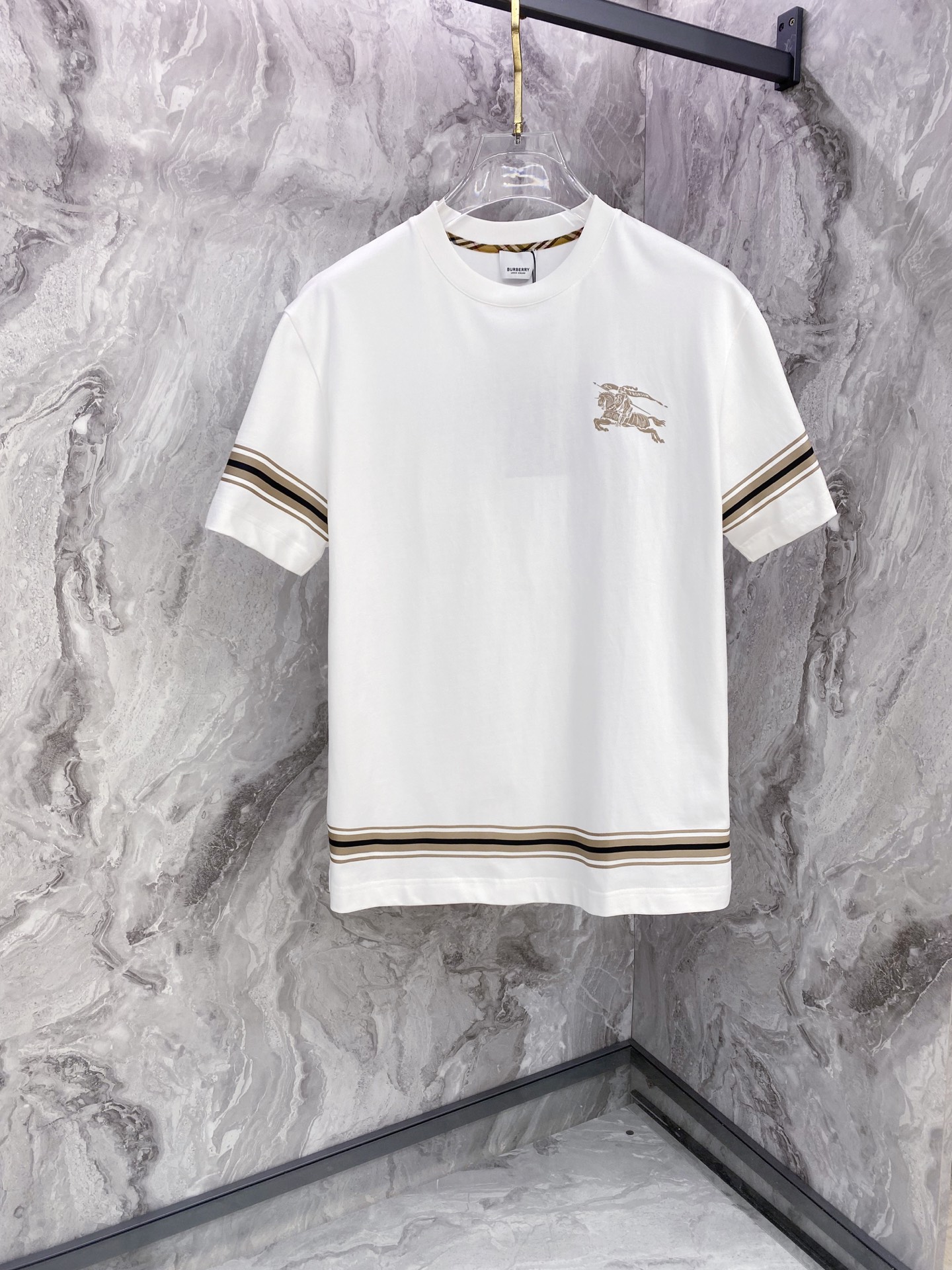 Burberry 巴宝莉 2026ss 春夏新款首发专柜最新款短袖圆领T恤 高端订制 设计前卫时尚！品牌