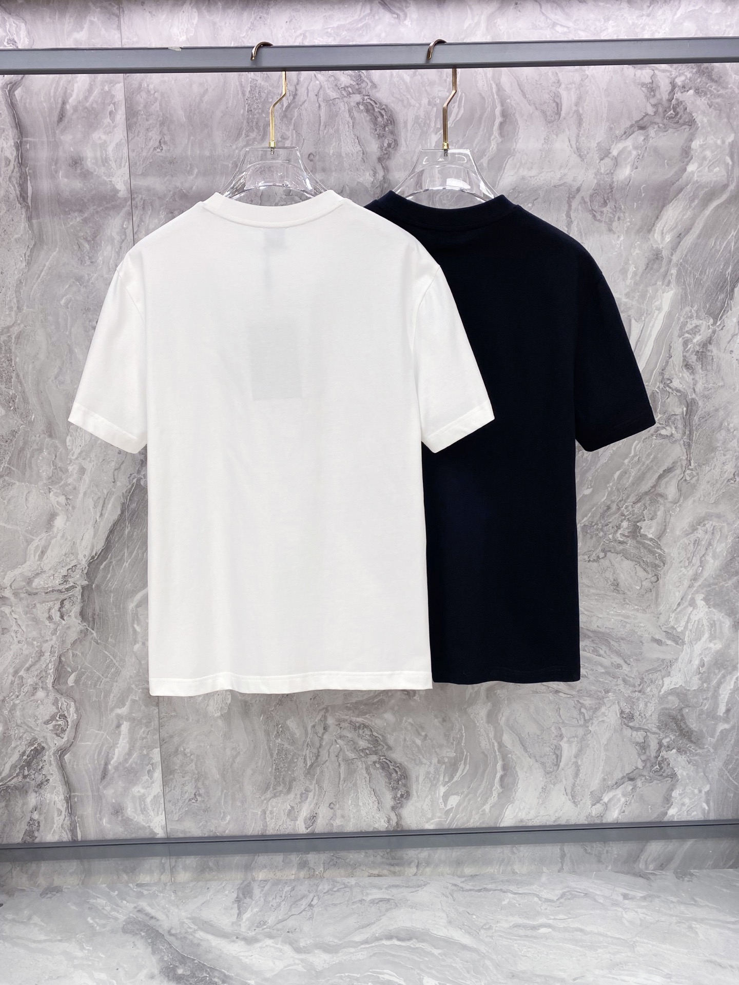 Burberry 巴宝莉 2026ss 春夏新款首发专柜最新款短袖圆领T恤 高端订制 设计前卫时尚！品牌