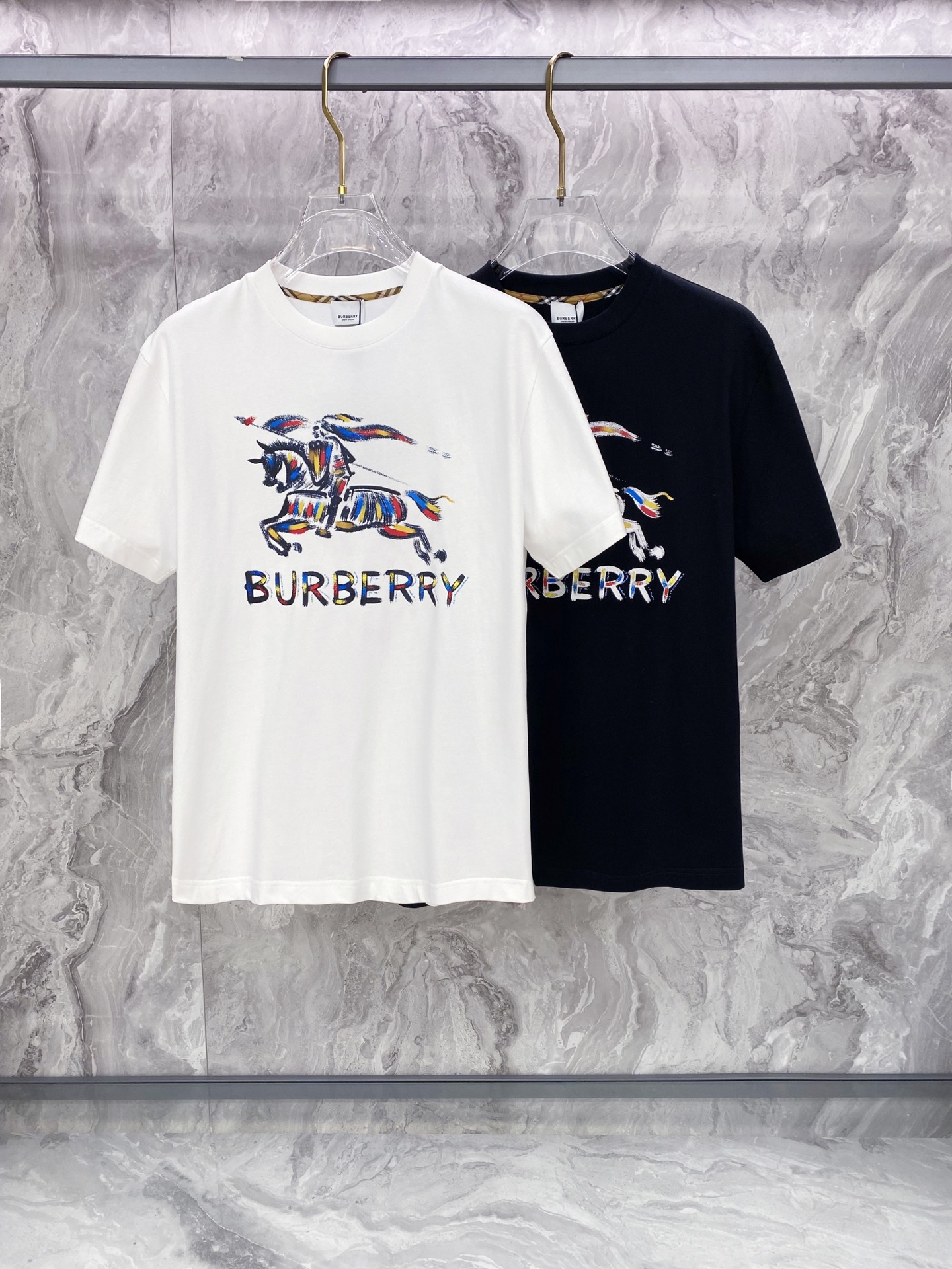 Burberry 巴宝莉 2026ss 春夏新款首发专柜最新款短袖圆领T恤 高端订制 设计前卫时尚！品牌