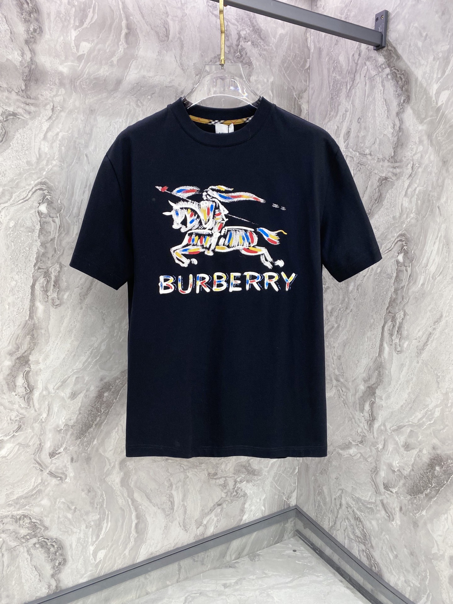 Burberry 巴宝莉 2026ss 春夏新款首发专柜最新款短袖圆领T恤 高端订制 设计前卫时尚！品牌