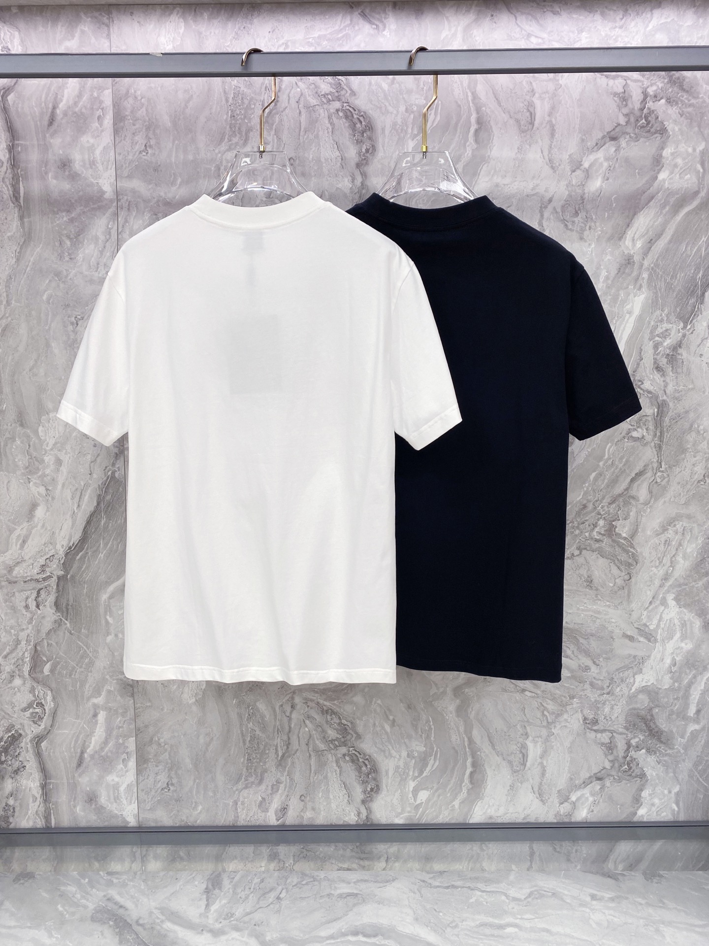 Burberry 巴宝莉 2026ss 春夏新款首发专柜最新款短袖圆领T恤 高端订制 设计前卫时尚！品牌