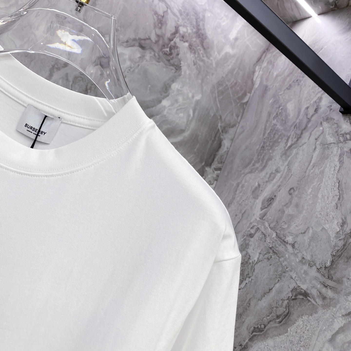 Burberry 巴宝莉 2026ss 春夏新款首发专柜最新款短袖圆领T恤 高端订制 设计前卫时尚！品牌