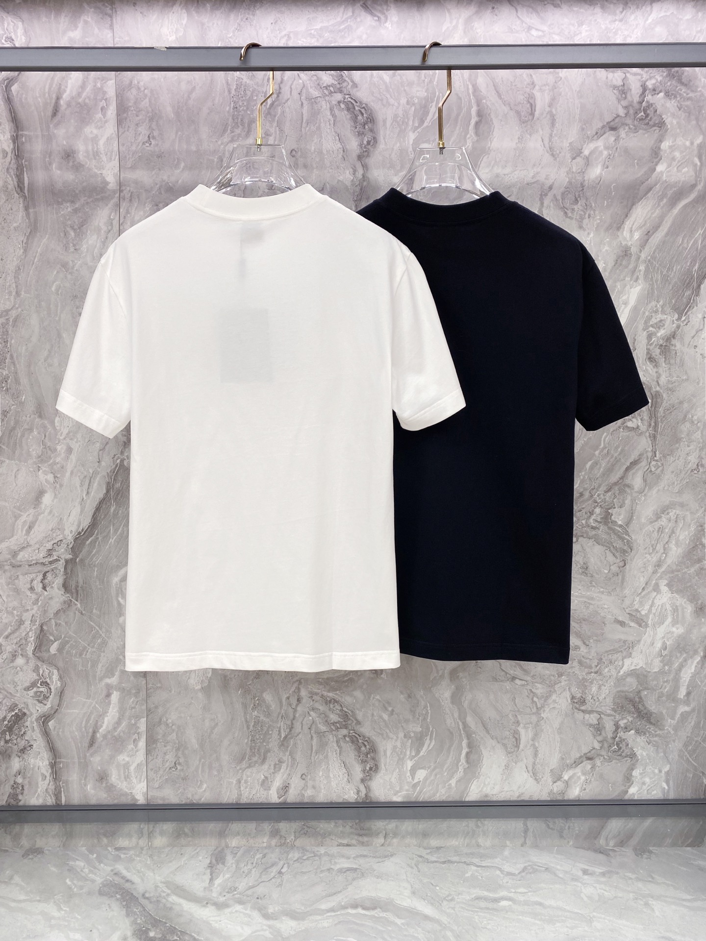 Burberry 巴宝莉 2026ss 春夏新款首发专柜最新款短袖圆领T恤 高端订制 设计前卫时尚！品牌