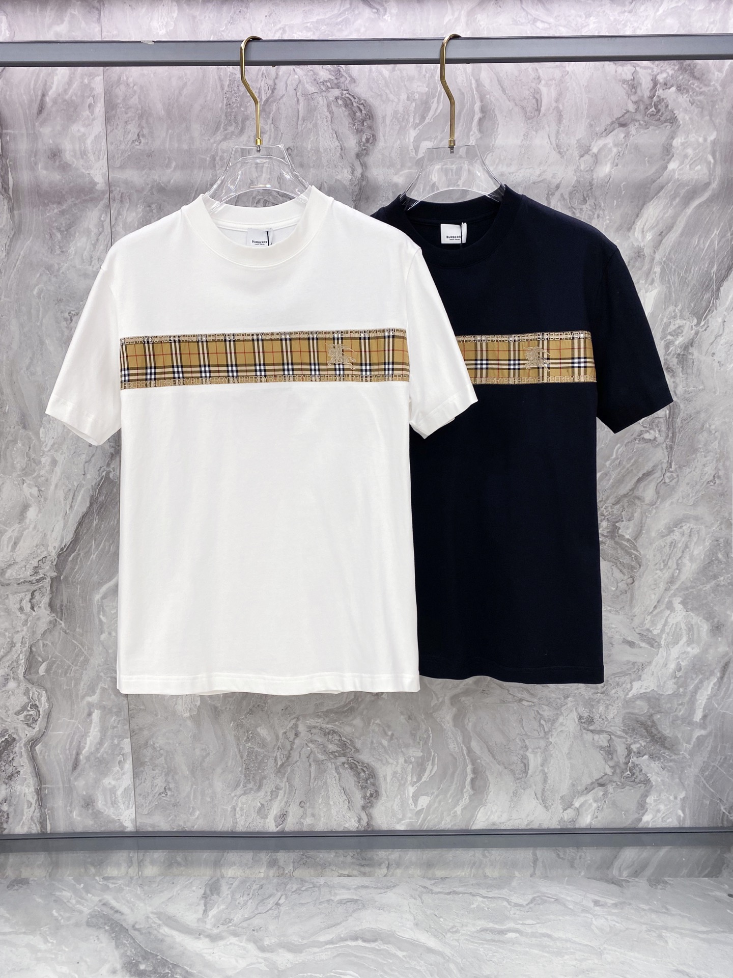 Burberry 巴宝莉 2026ss 春夏新款首发专柜最新款短袖圆领T恤 高端订制 设计前卫时尚！品牌