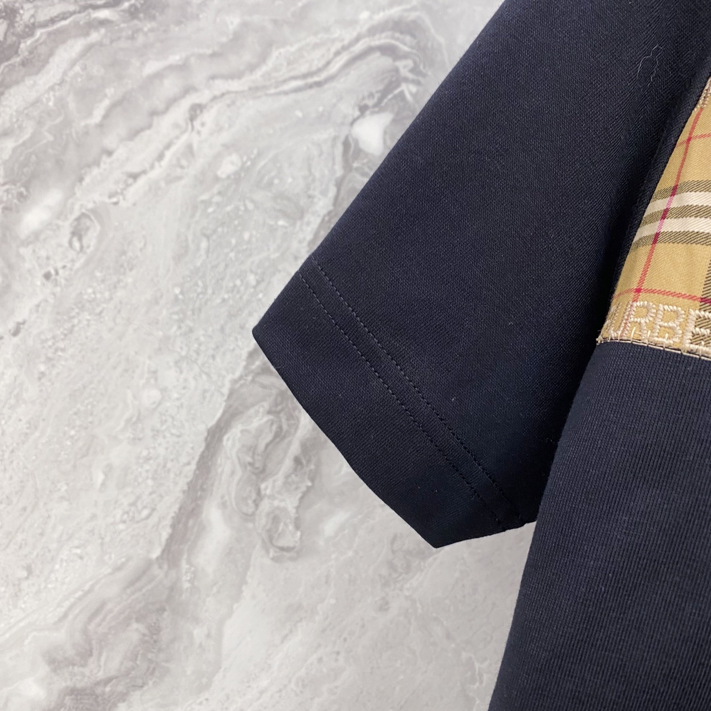 Burberry 巴宝莉 2026ss 春夏新款首发专柜最新款短袖圆领T恤 高端订制 设计前卫时尚！品牌