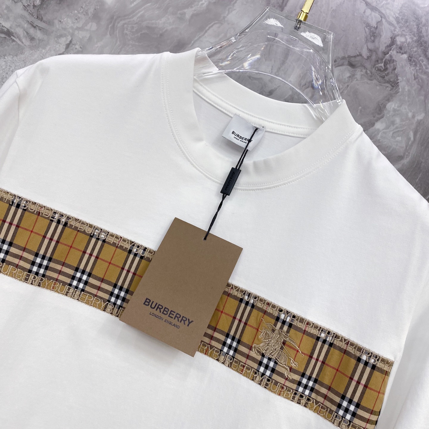 Burberry 巴宝莉 2026ss 春夏新款首发专柜最新款短袖圆领T恤 高端订制 设计前卫时尚！品牌