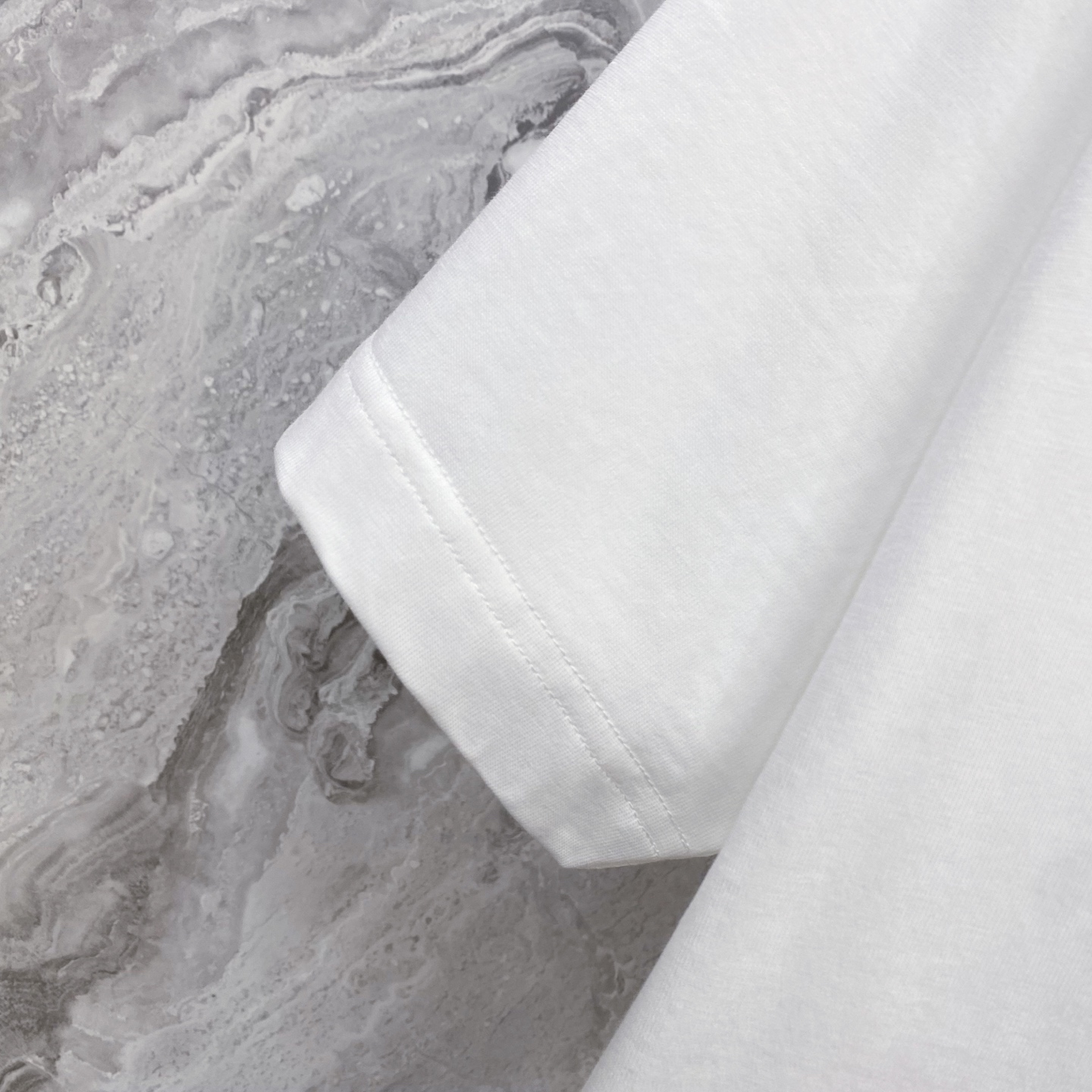 Prada 普拉达 2026ss 春夏新款首发专柜最新款短袖圆领T恤 高端订制 设计前卫时尚！品牌log