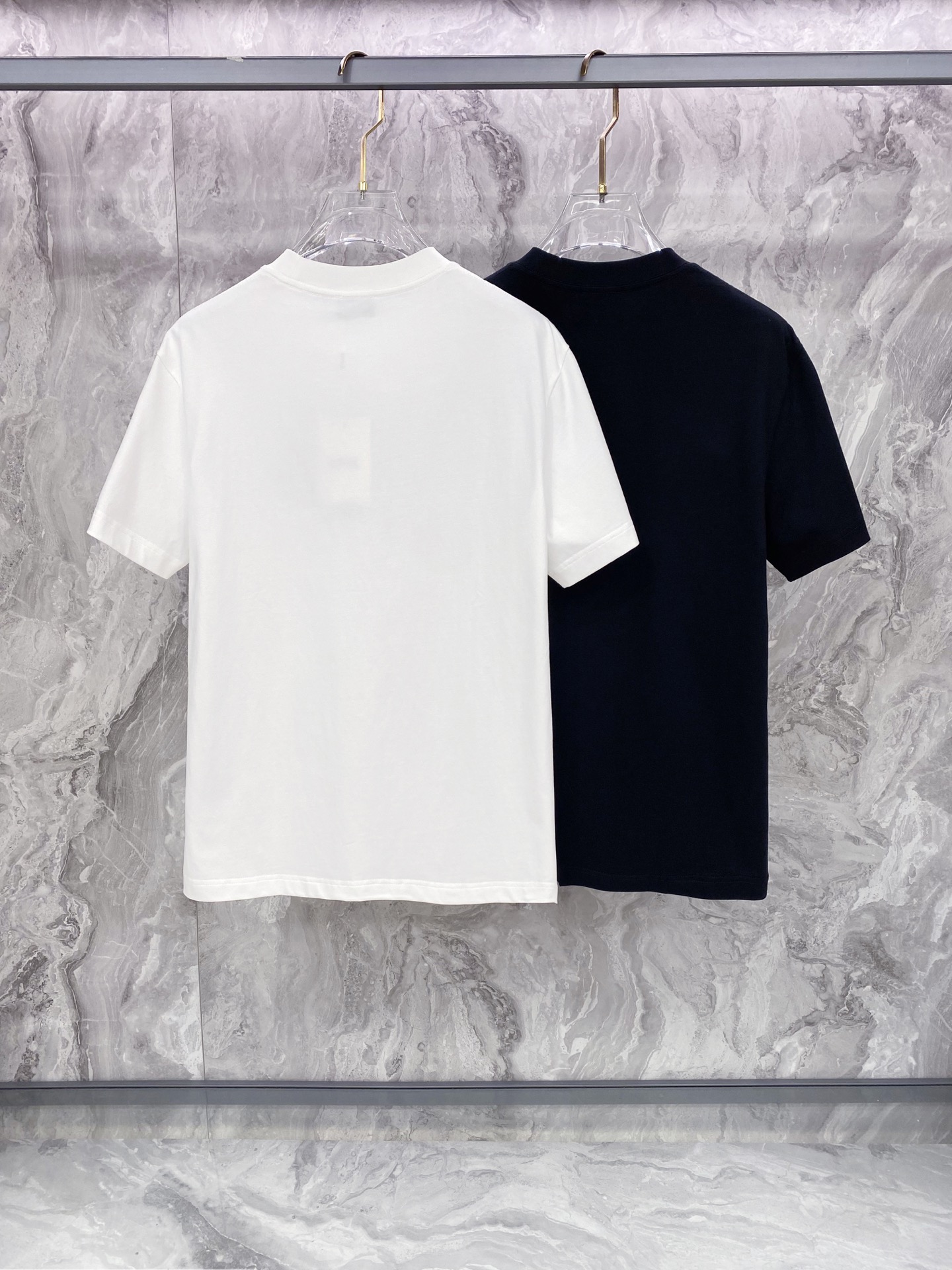 Dior 迪奥 2026ss 春夏新款首发专柜最新款短袖圆领T恤 高端订制 设计前卫时尚！品牌logo重