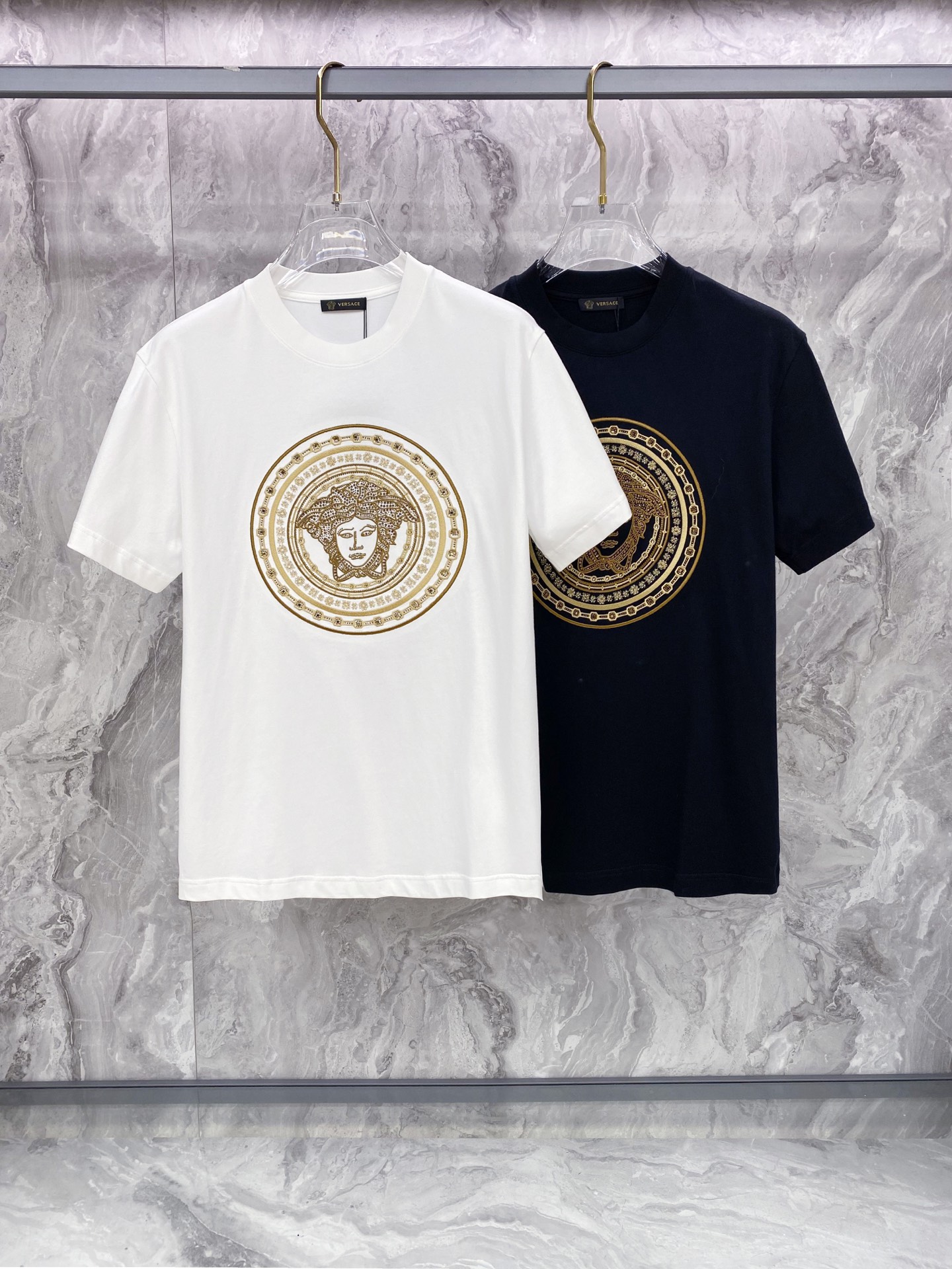 Versace 范思哲 2026ss 春夏新款首发专柜最新款短袖圆领T恤 高端订制 设计前卫时尚！品牌l