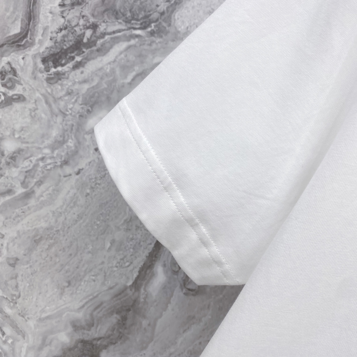 Versace 范思哲 2026ss 春夏新款首发专柜最新款短袖圆领T恤 高端订制 设计前卫时尚！品牌l