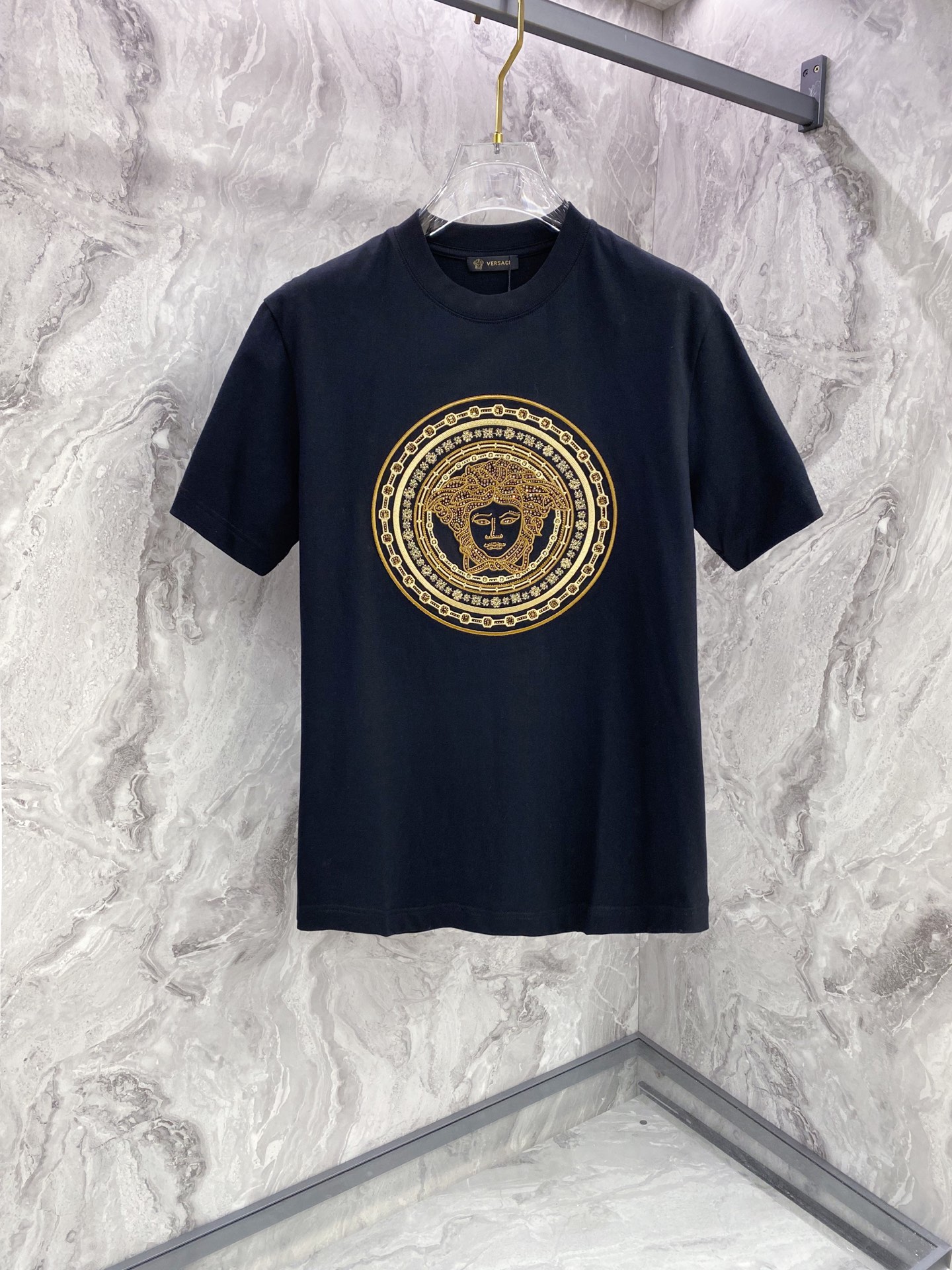 Versace 范思哲 2026ss 春夏新款首发专柜最新款短袖圆领T恤 高端订制 设计前卫时尚！品牌l