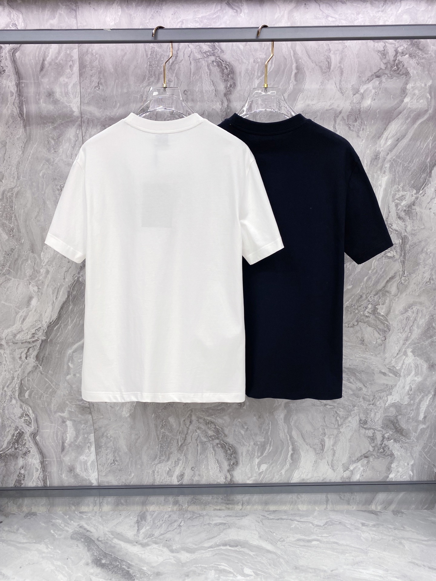 Burberry 巴宝莉 2026ss 春夏新款首发专柜最新款短袖圆领T恤 高端订制 设计前卫时尚！品牌