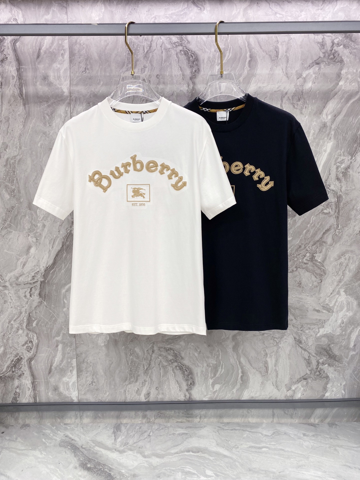 Burberry 巴宝莉 2026ss 春夏新款首发专柜最新款短袖圆领T恤 高端订制 设计前卫时尚！品牌