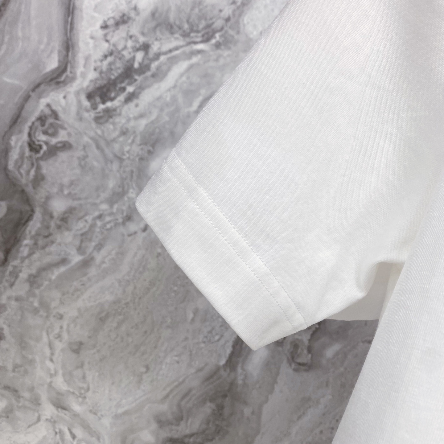 Burberry 巴宝莉 2026ss 春夏新款首发专柜最新款短袖圆领T恤 高端订制 设计前卫时尚！品牌