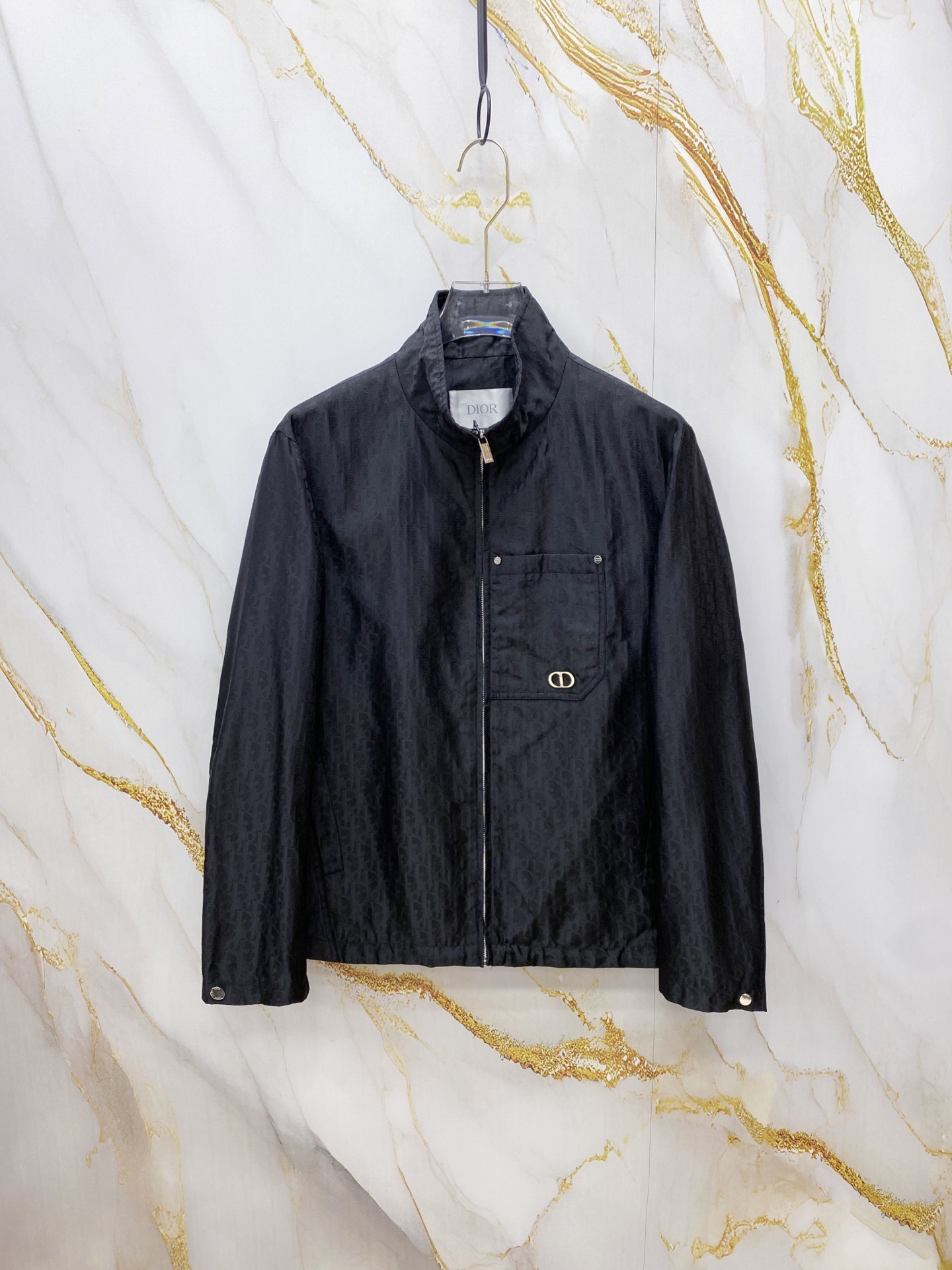 NO:756990,Dior Dior 2026ss spring new stand collar jacket full high-end version!  Haute couture counter fabric accessories, high breathability and comfort, impeccable details, exquisite workmanship and complex craftsmanship, casual tailoring, awesome upper body shape, color black blue, code size 48-56,, dior, dior, jackets & coats, jackets & coats,19860909dior 迪奥 2026ss春季新款立领夹克外套 全高端版本！高定专柜面料辅料,透气舒适度高,细节无可挑剔,做工考究工艺复杂,呈现休闲裁剪,上身版型超赞 颜色黑色 蓝色 码数48-56,,dior,dior,jackets & coats,jackets & coats,,Men's clothing