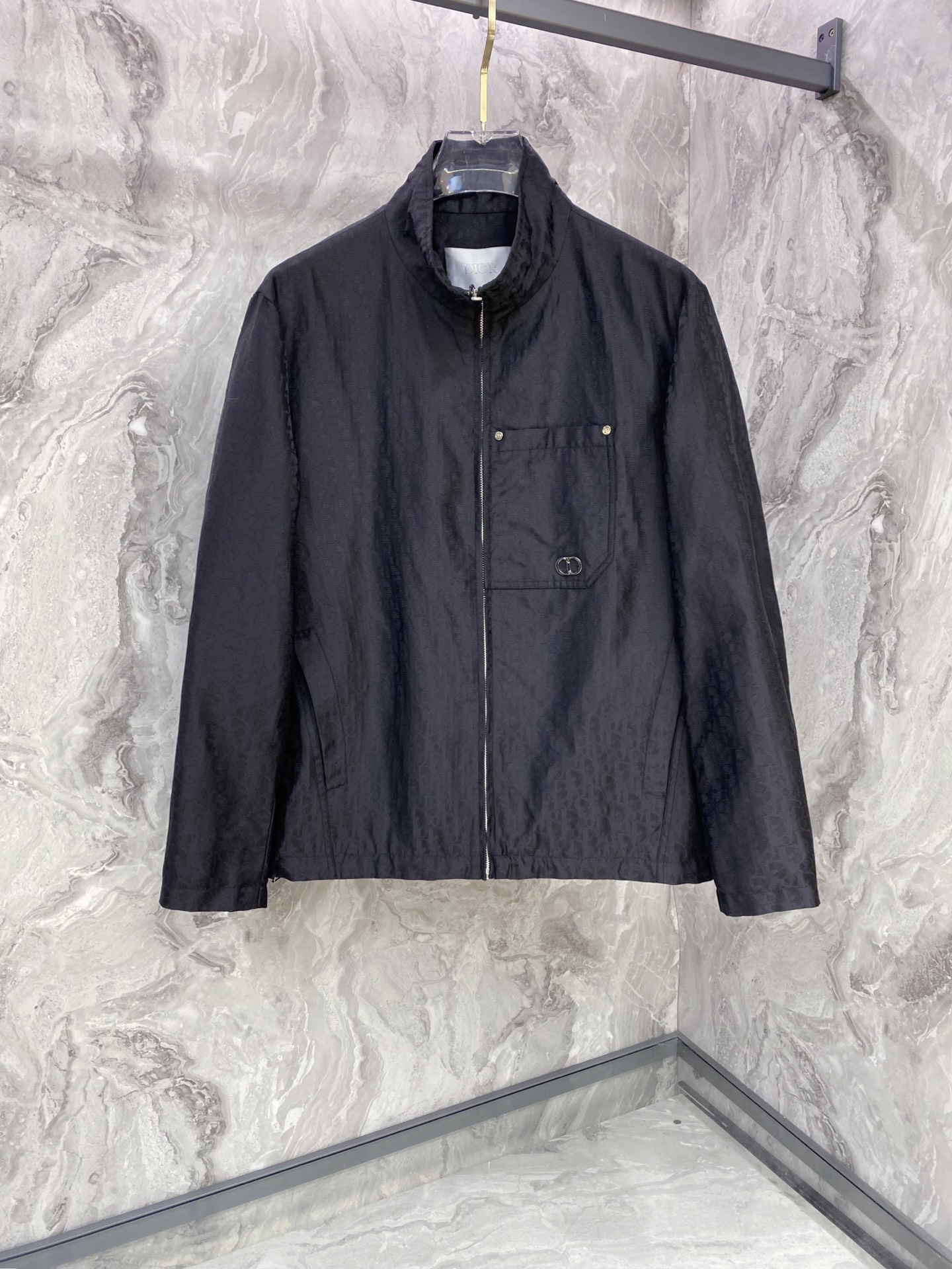 NO:759622,Dior Dior 2026ss spring new stand collar jacket full high-end version!  Haute couture counter fabric accessories, high breathability and comfort, impeccable details, exquisite workmanship and complex craftsmanship, casual tailoring, awesome upper body shape, color black blue, code size 48-56,, dior, dior, jackets & coats, jackets & coats,19860909Dior 迪奥 2026ss春季新款立领夹克外套 全高端版本！高定专柜面料辅料,透气舒适度高,细节无可挑剔,做工考究工艺复杂,呈现休闲裁剪,上身版型超赞 颜色黑色 蓝色 码数48-56,,dior,dior,jackets & coats,jackets & coats,,Men's clothing