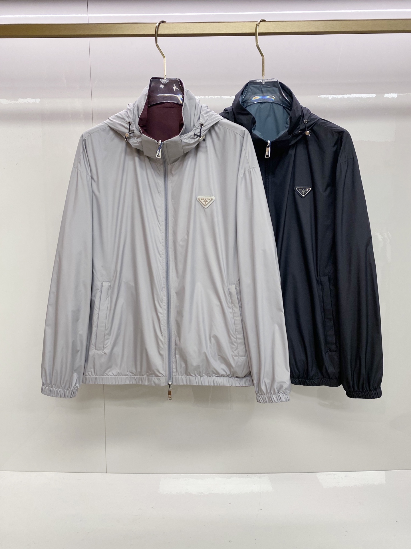 Prada 普拉达 双面穿 2026ss春季新款连帽夹克外套全高端版本！高定专柜面料辅料，透气舒适度高，