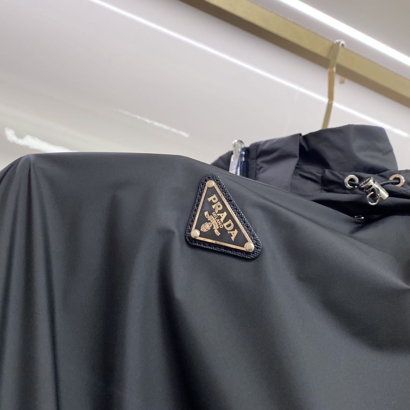 Prada 普拉达 双面穿 2026ss春季新款连帽夹克外套全高端版本！高定专柜面料辅料，透气舒适度高，