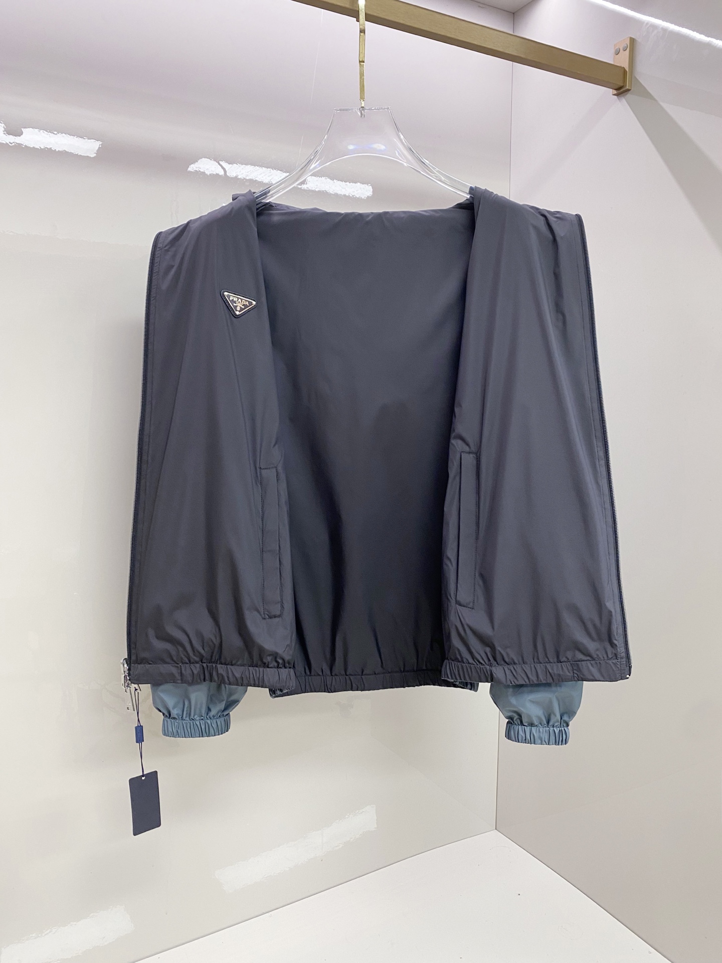 Prada 普拉达 双面穿 2026ss春季新款连帽夹克外套全高端版本！高定专柜面料辅料，透气舒适度高，