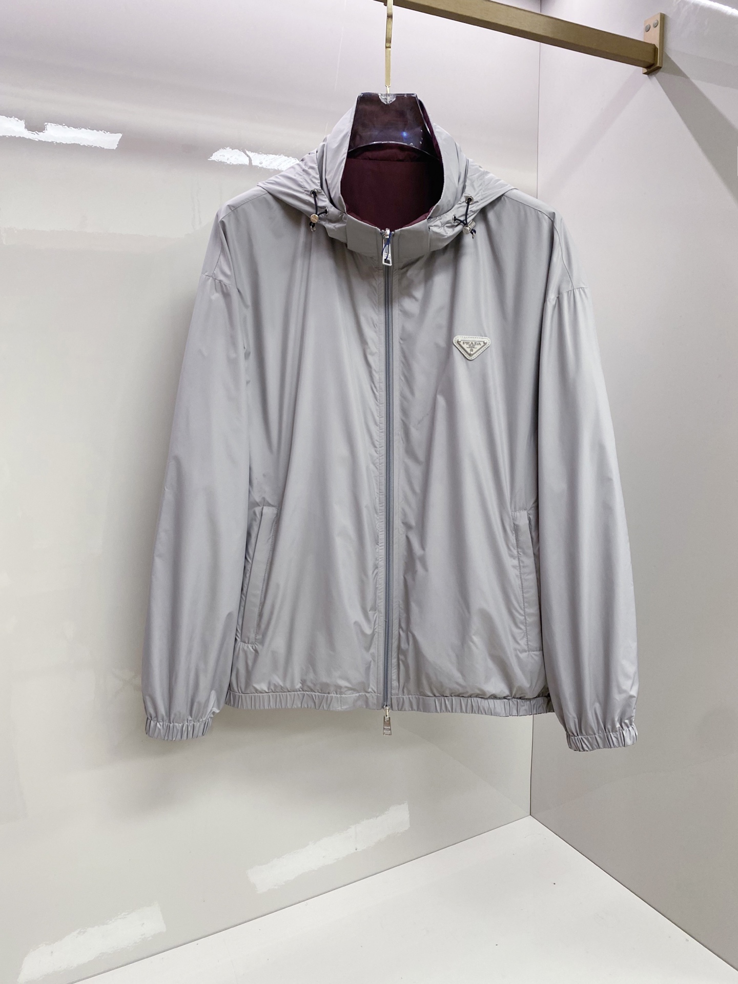 Prada 普拉达 双面穿 2026ss春季新款连帽夹克外套全高端版本！高定专柜面料辅料，透气舒适度高，