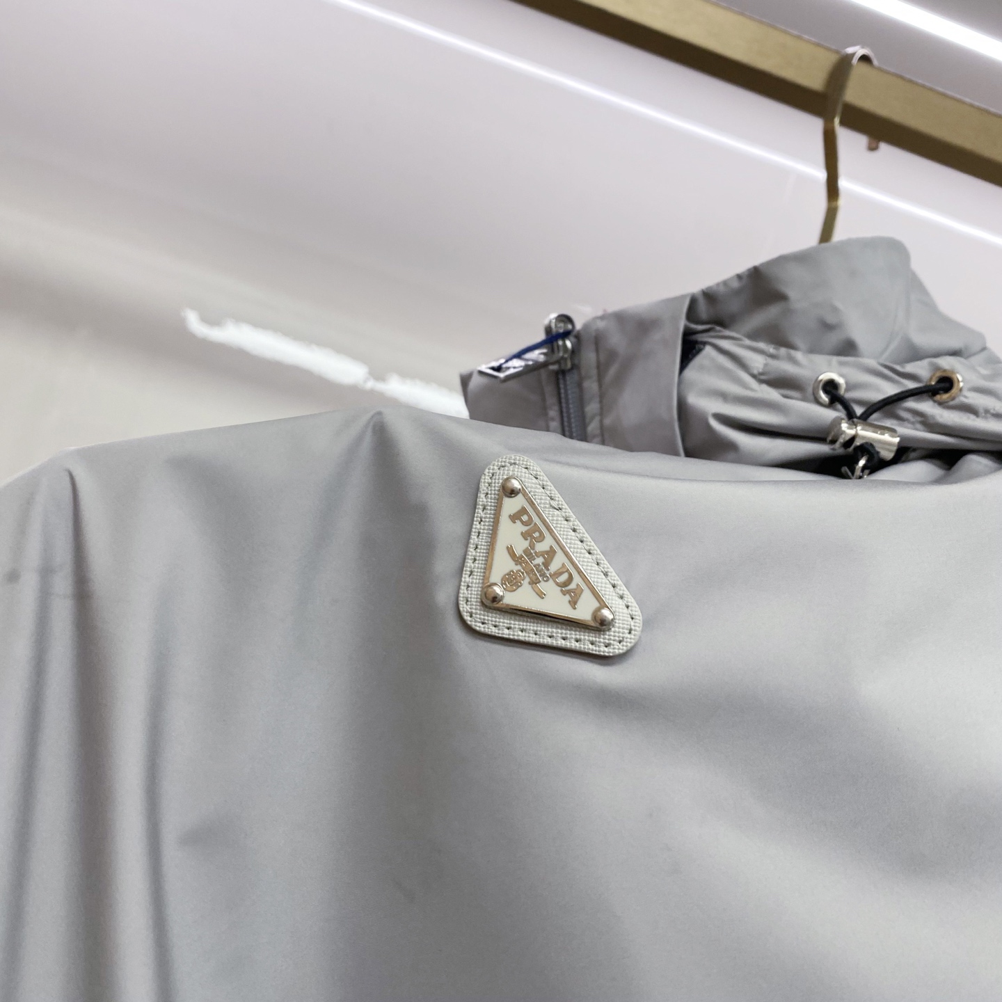 Prada 普拉达 双面穿 2026ss春季新款连帽夹克外套全高端版本！高定专柜面料辅料，透气舒适度高，