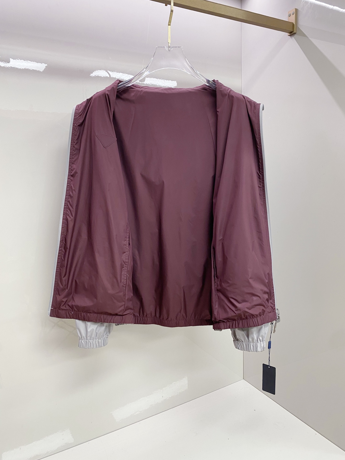 Prada 普拉达 双面穿 2026ss春季新款连帽夹克外套全高端版本！高定专柜面料辅料，透气舒适度高，