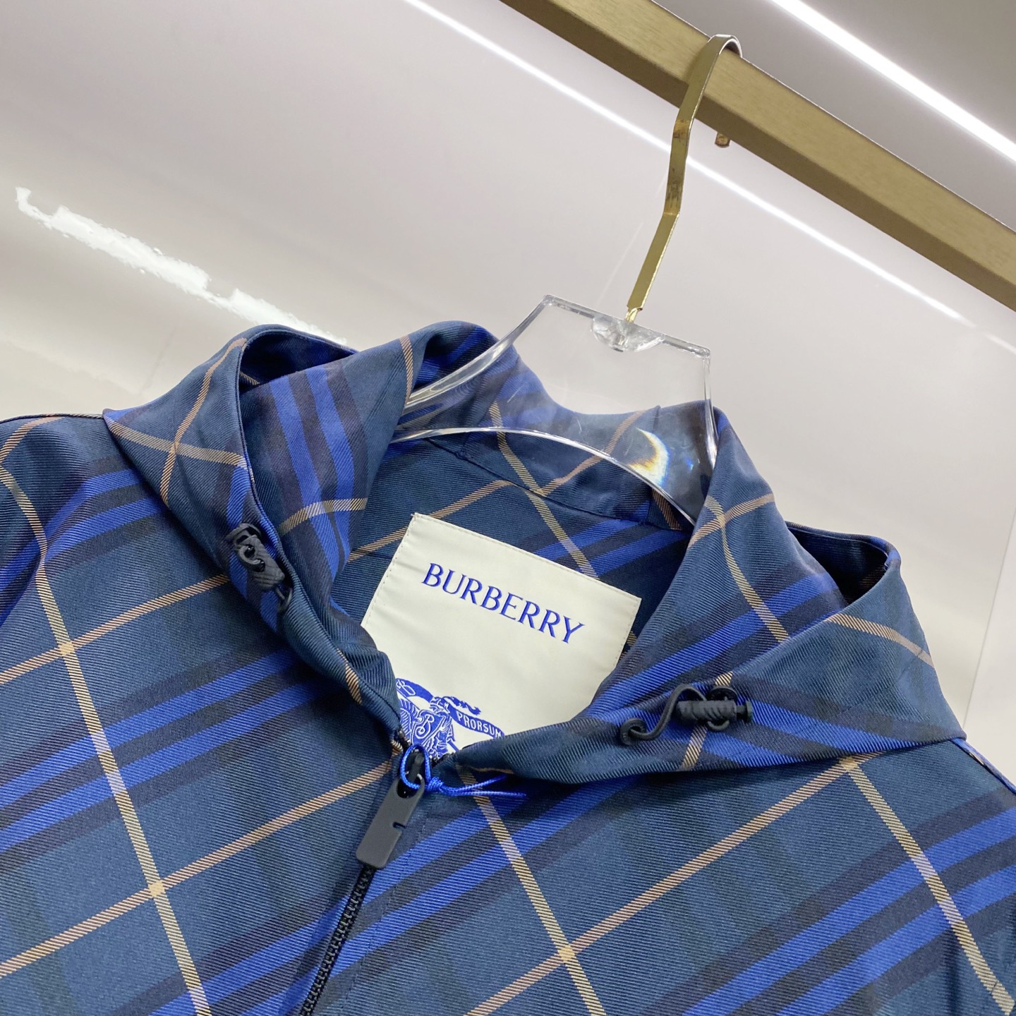 Burberry 巴宝莉 2026春季新款连帽夹克外套，全高端版本！高定专柜面料辅料，透气舒适度高，细节